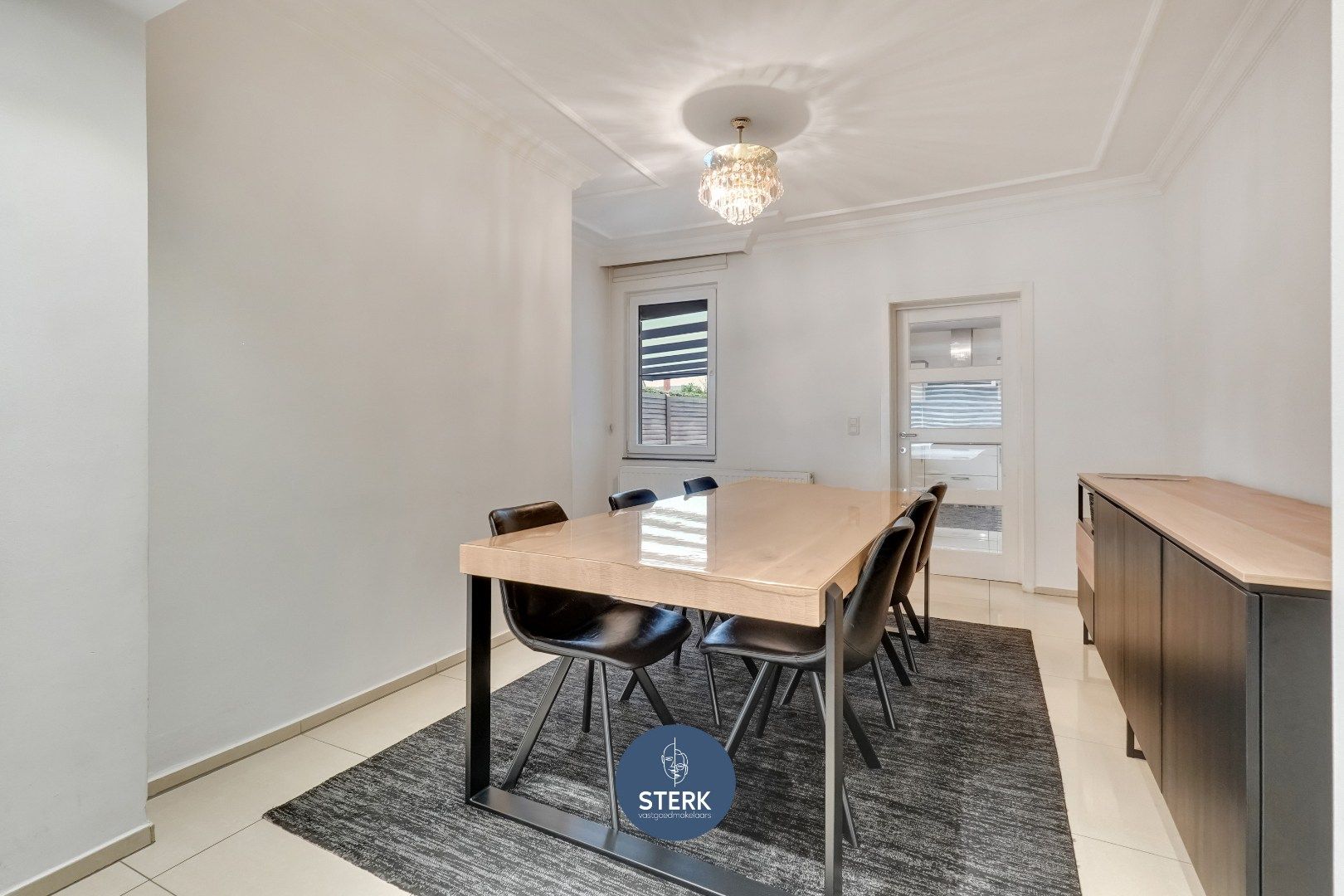 INSTAPKLARE GEZINSWONING MET 4 TOT 5 SLPKS NABIJ CENTRUM MAASMECHELEN !  foto 8