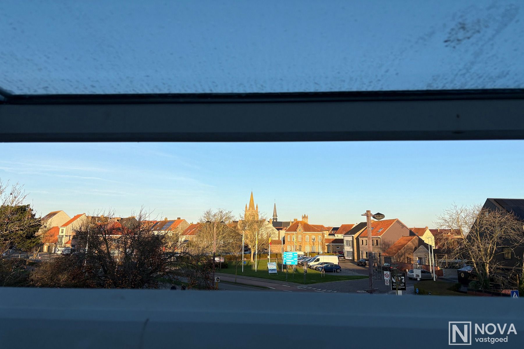 Volledig vernieuwde woning met 3 slaapkamers en tuin. foto 16