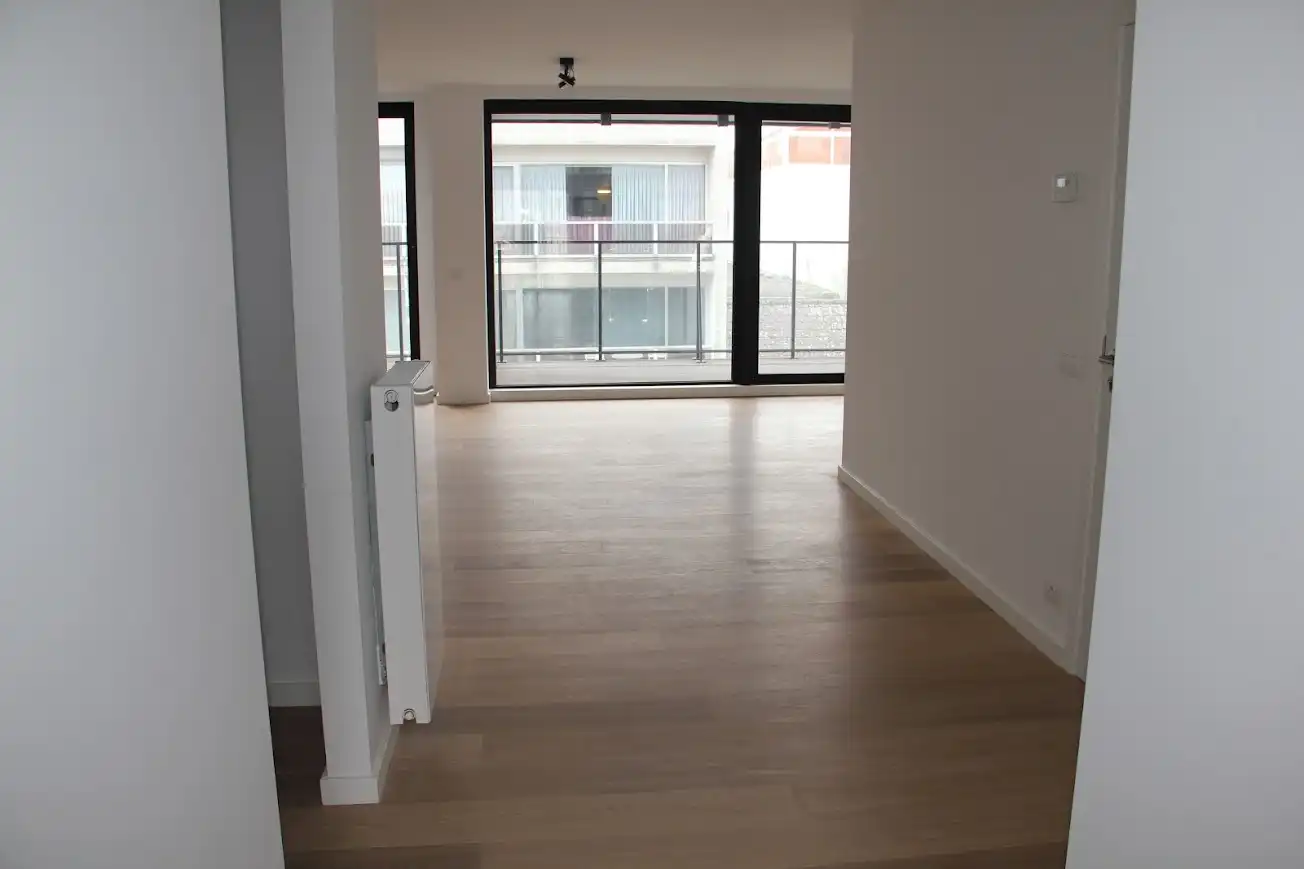 Lichtrijk duplex-appartement te huur in centrum Deinze foto 3