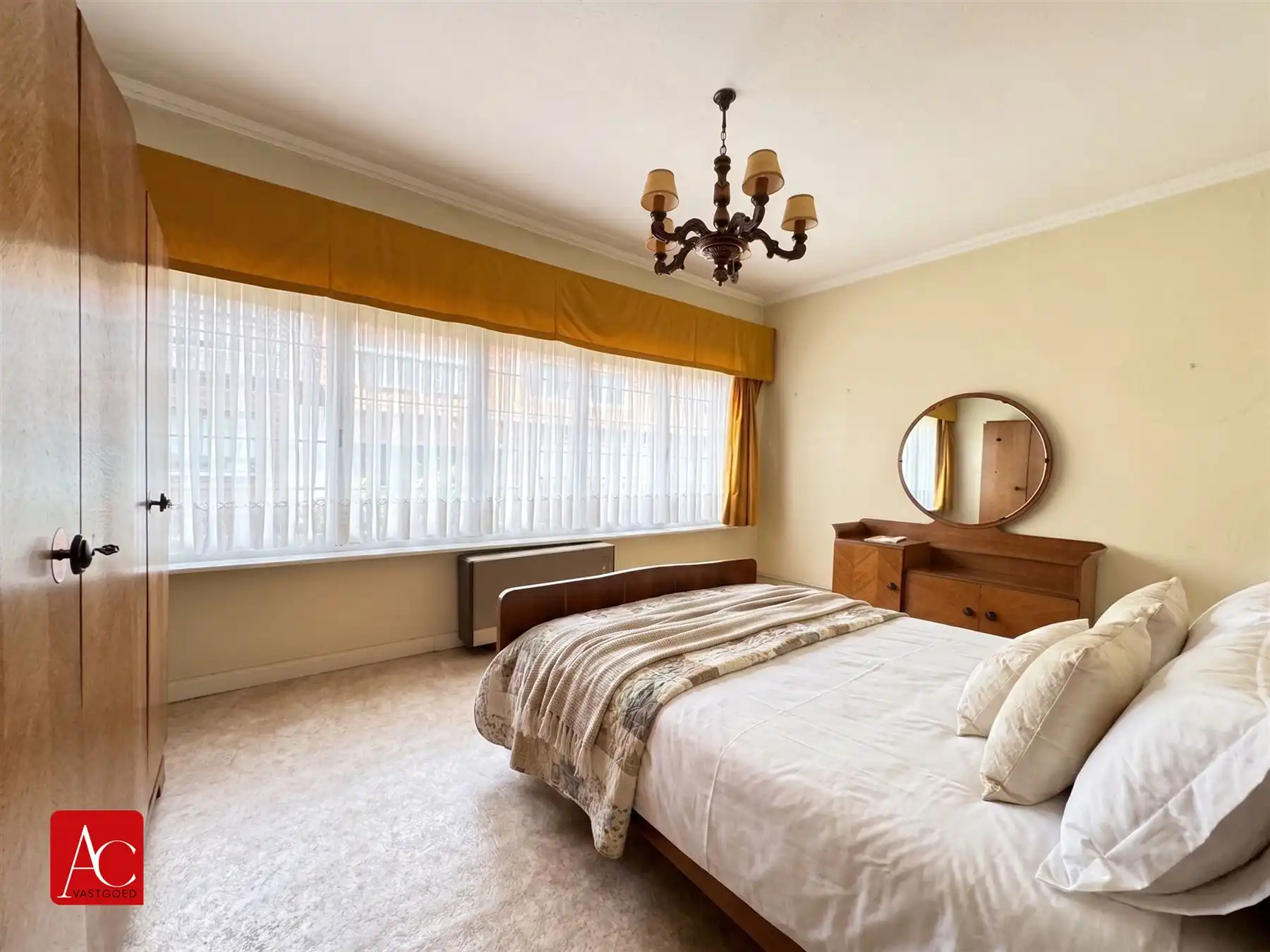 Goed gelegen woning met tuin ter renovatie foto 12