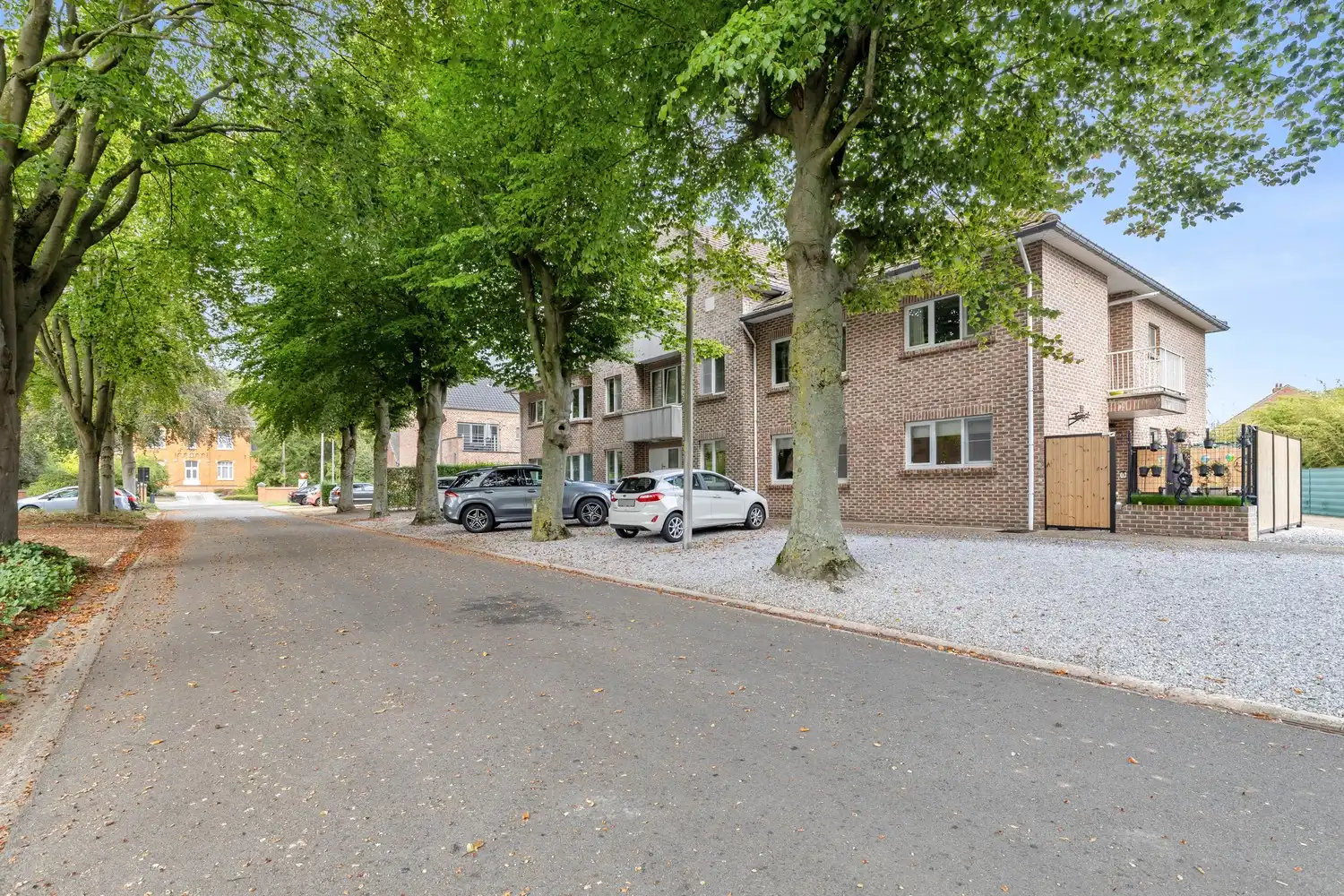 Ruime duplex met 3 slaapkamers, extra (slaap)kamer én privatieve garagebox in Koersel foto 2