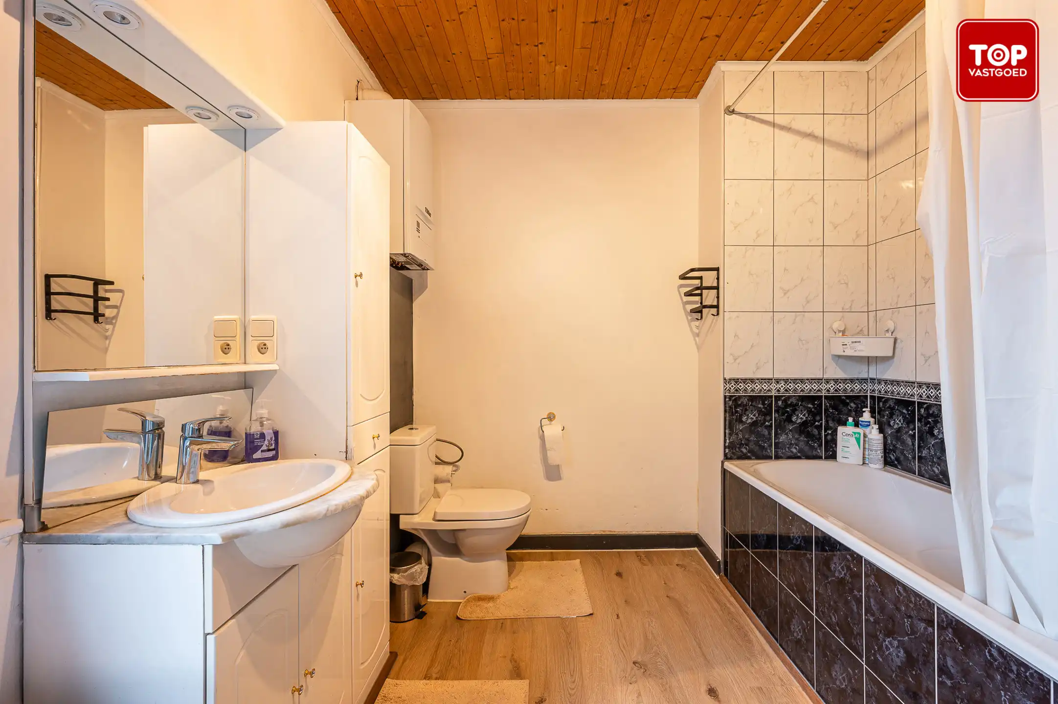 Instapklare woning met veel mogelijkheden foto 16