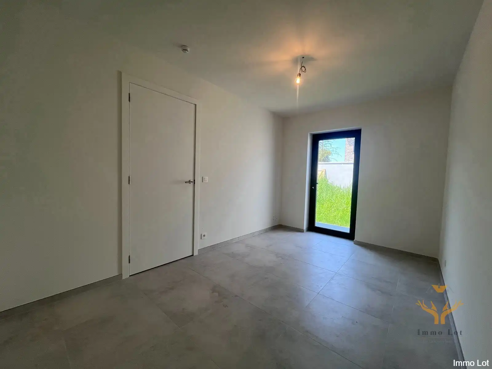 Moderne nieuwbouwwoning met 4 slaapkamers te huur foto 6