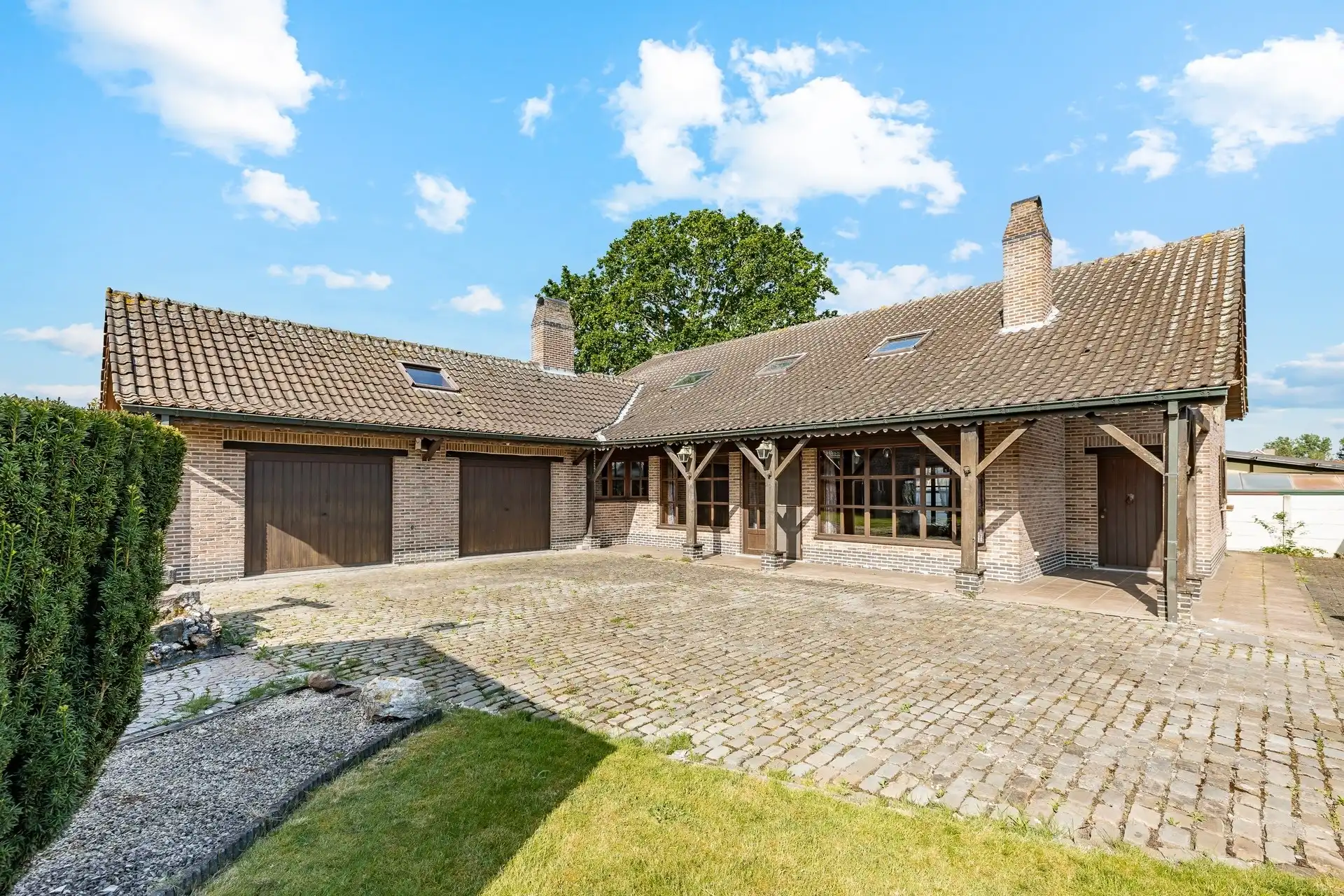 Open bebouwing op ruim perceel van 1012 m² foto 2