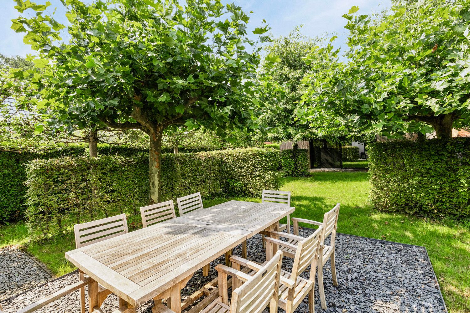 Prachtig gerenoveerde villa in een doodlopende straat met 3 slaapkamers, garage en tuin met tuinpaviljoen op 611m2. foto 27