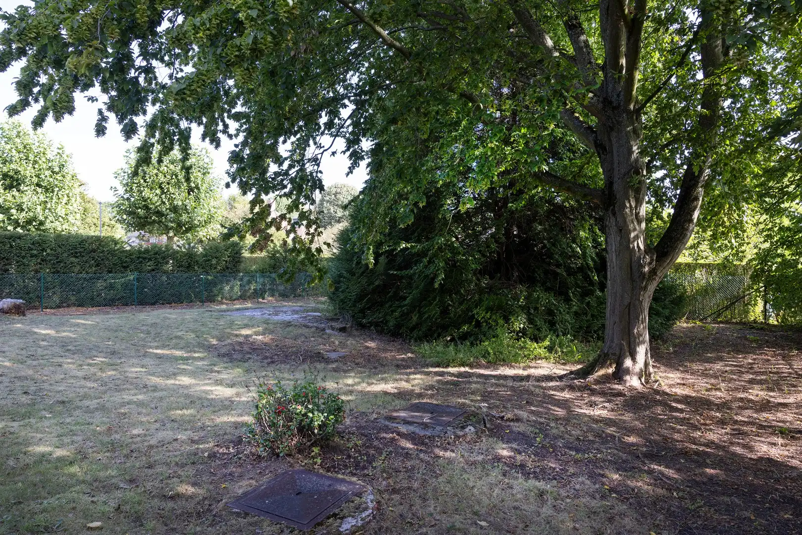 Uiterst residentieel gelegen alleenstaande woning. foto 18