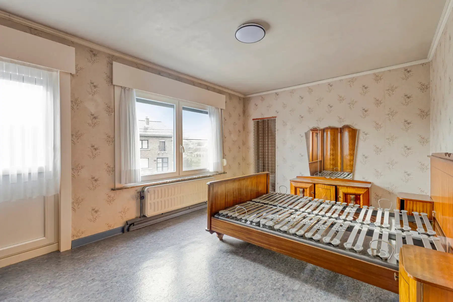 Solide 3-gevelwoning op centrale ligging foto 14