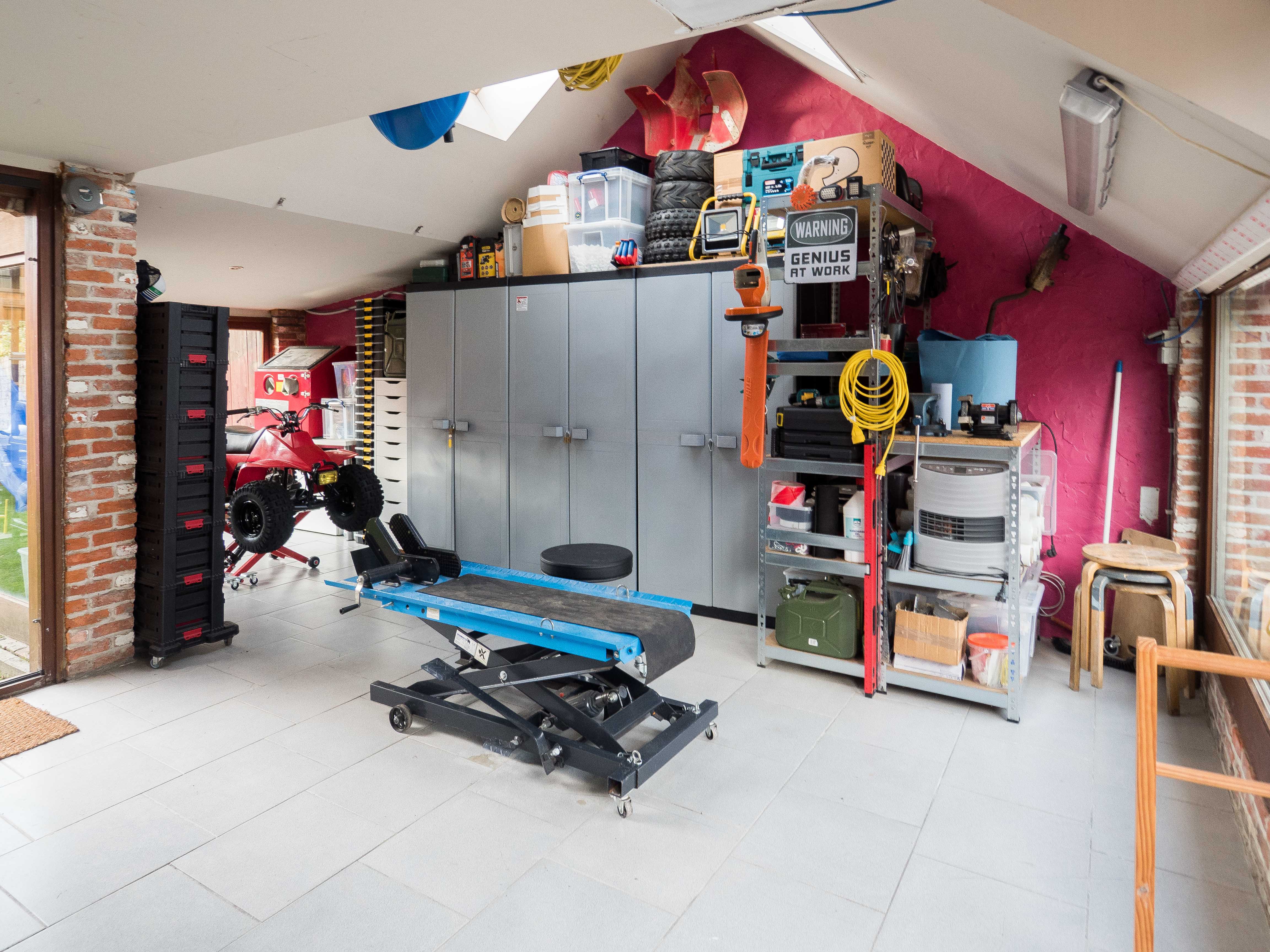 Sfeervolle gezinswoning met zonnige tuin in Mortsel foto 18