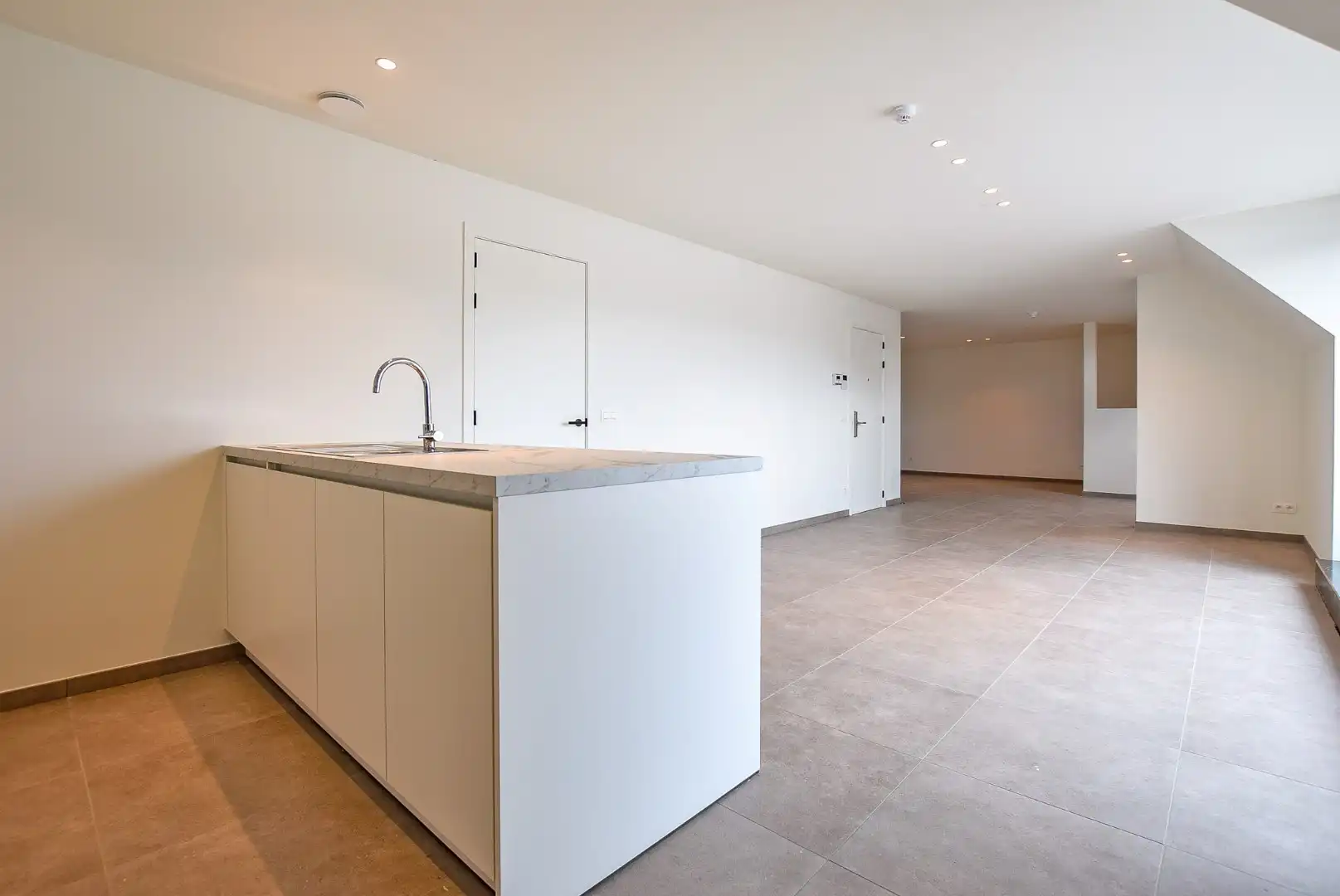 Ruim 2-slaapkamerappartement (129m²) te Leke (Diksmuide).  foto 2