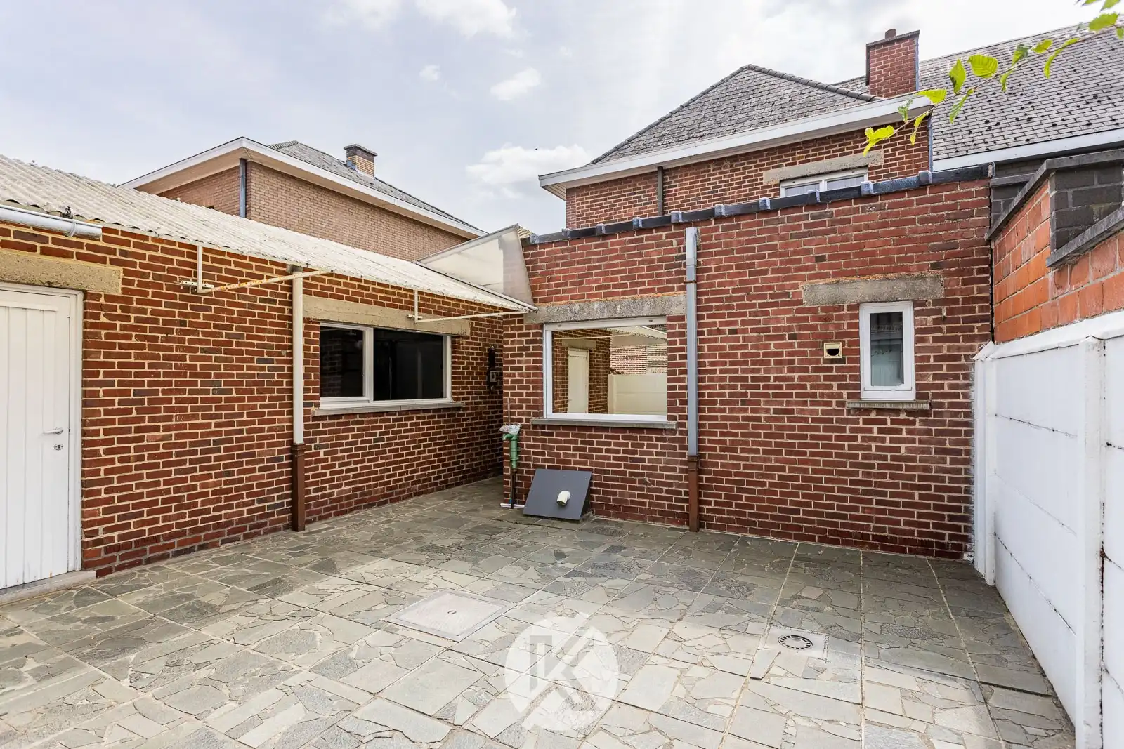Robuuste halfopen woning met mooie mogelijkheden foto 24