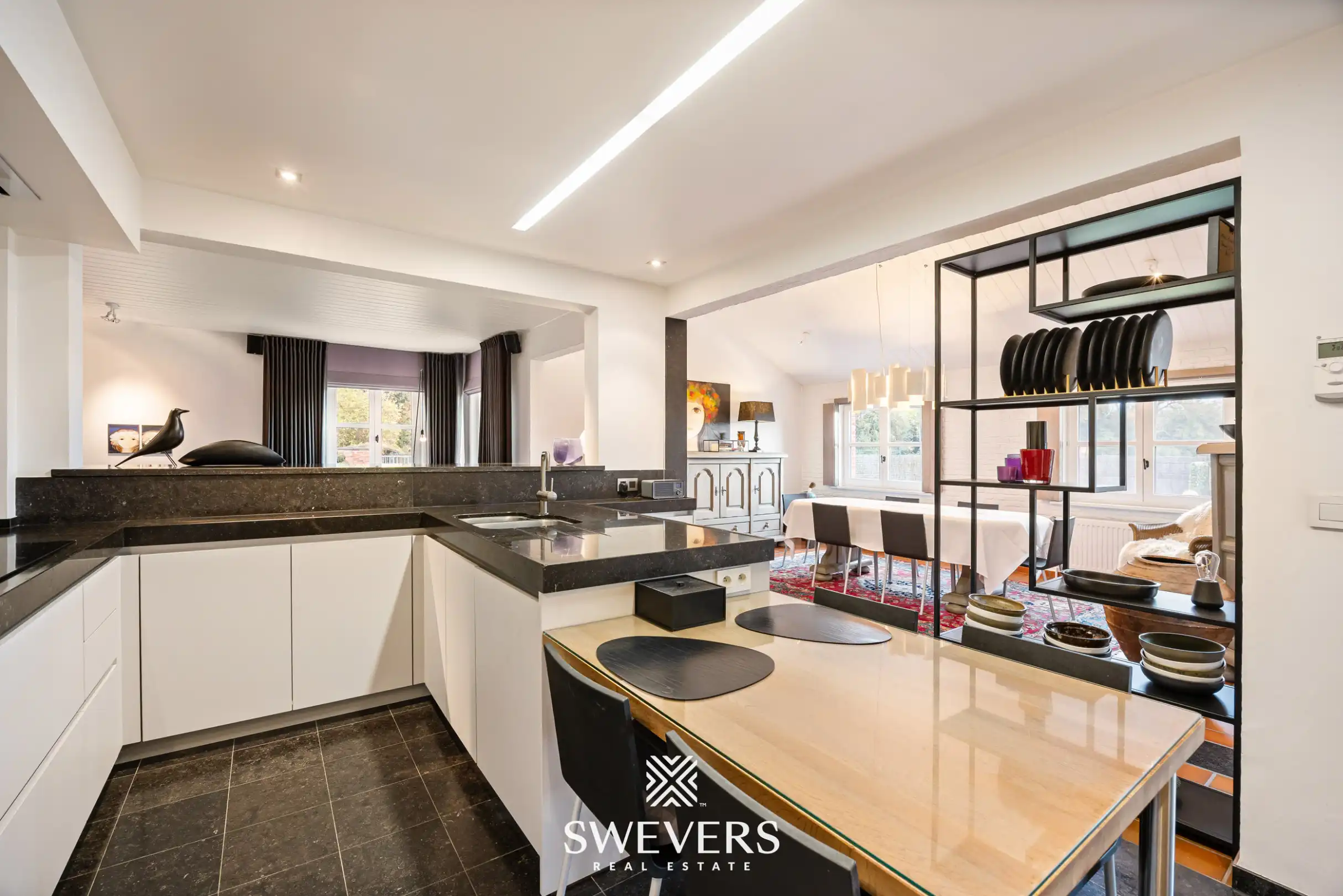 Sfeervolle open bebouwing met royale tuin en veel privacy foto 12