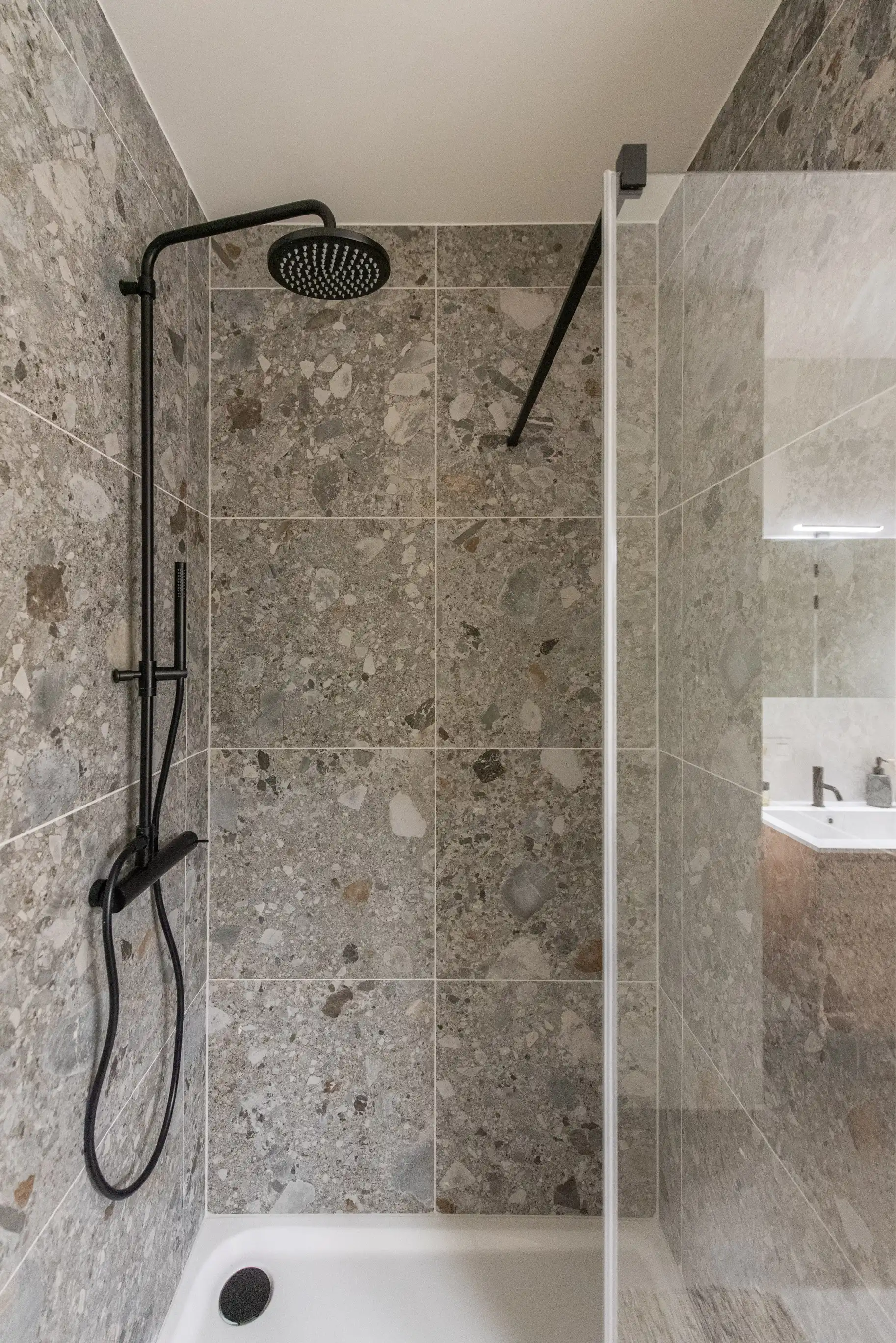 Nieuwbouwappartement met 2 slaapkamers in het charmante Oud-Rekem foto 12