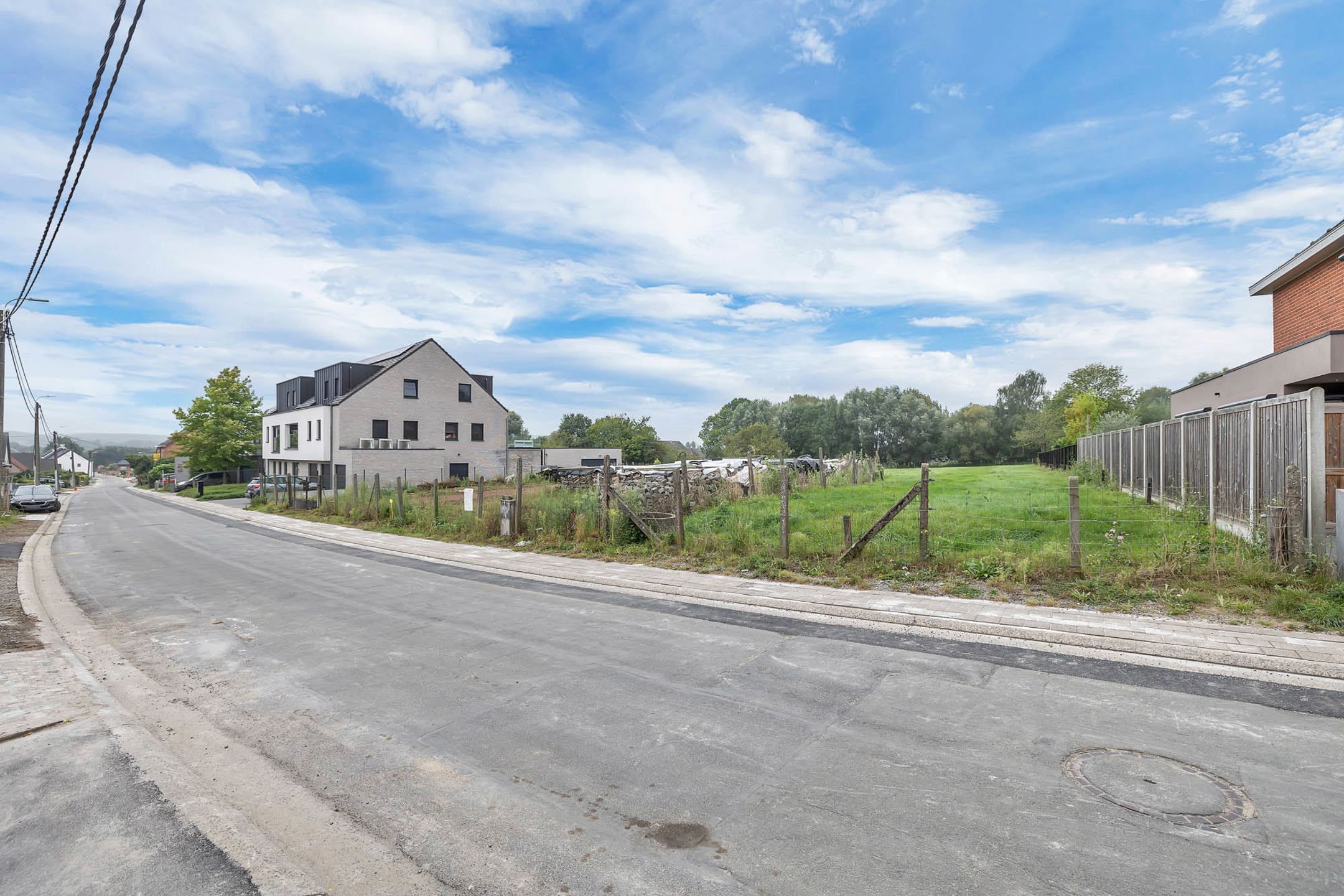 Perceel bouwgrond op rustige en strategische locatie foto 4