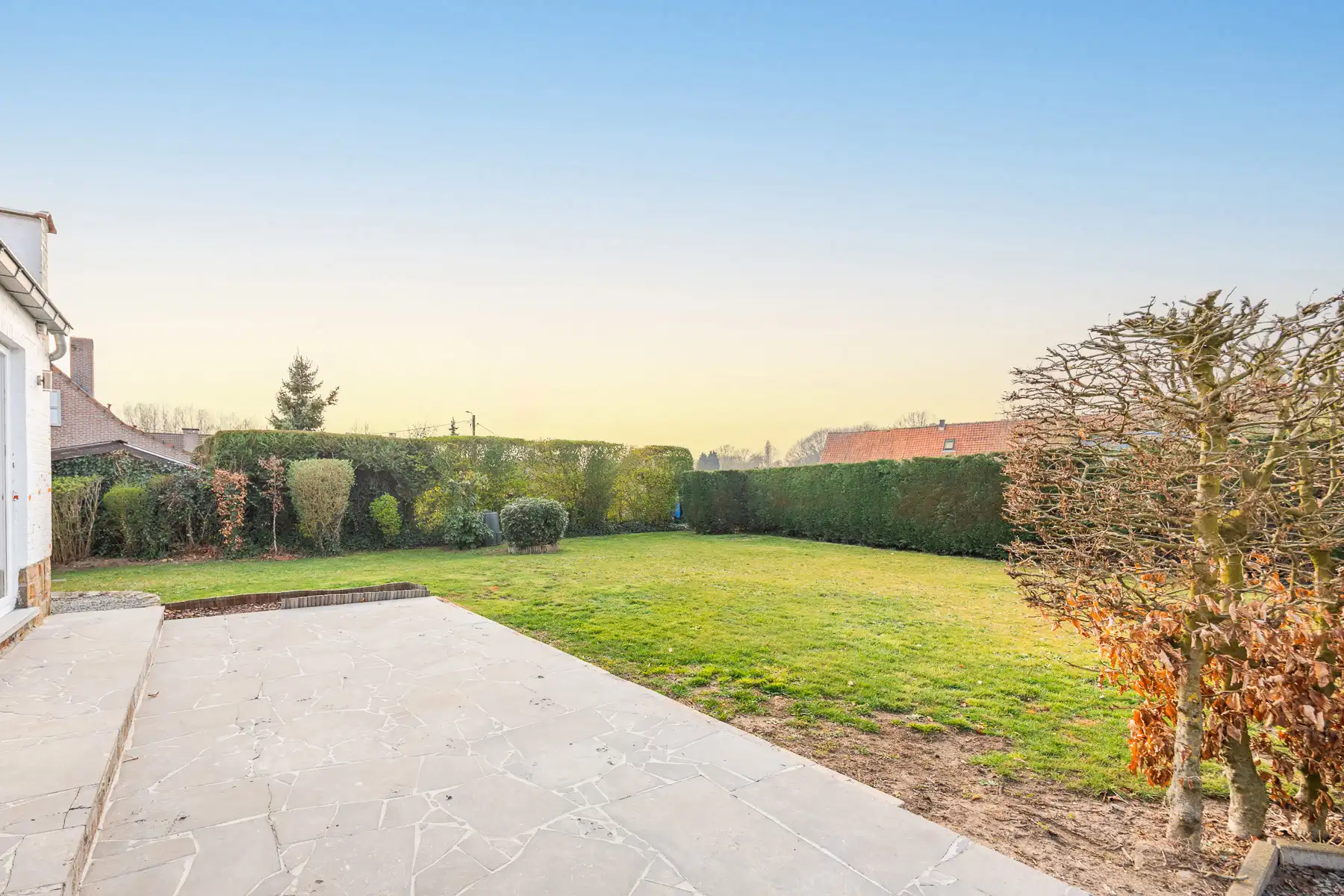 Ruime woonst met tuin, studio en veel parkeermogelijkheid foto 26