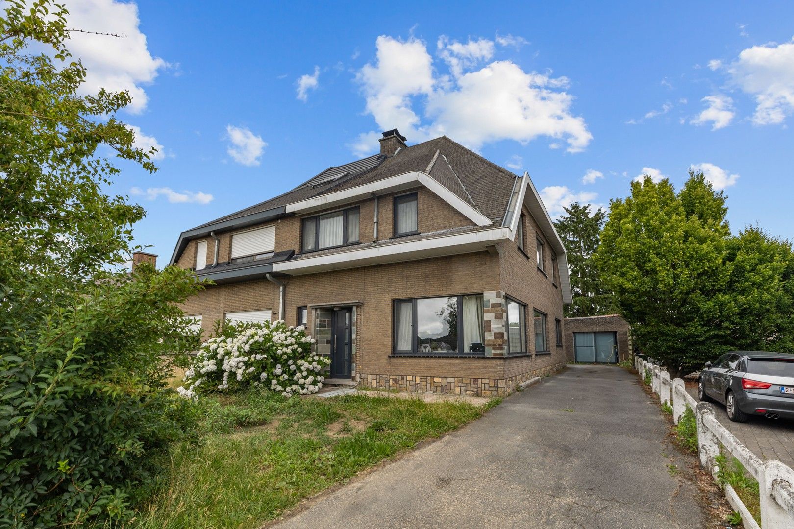 Halfopen gezinswoning in het hart van het landelijke Gontrode, met zicht op agrarisch gebied foto 23