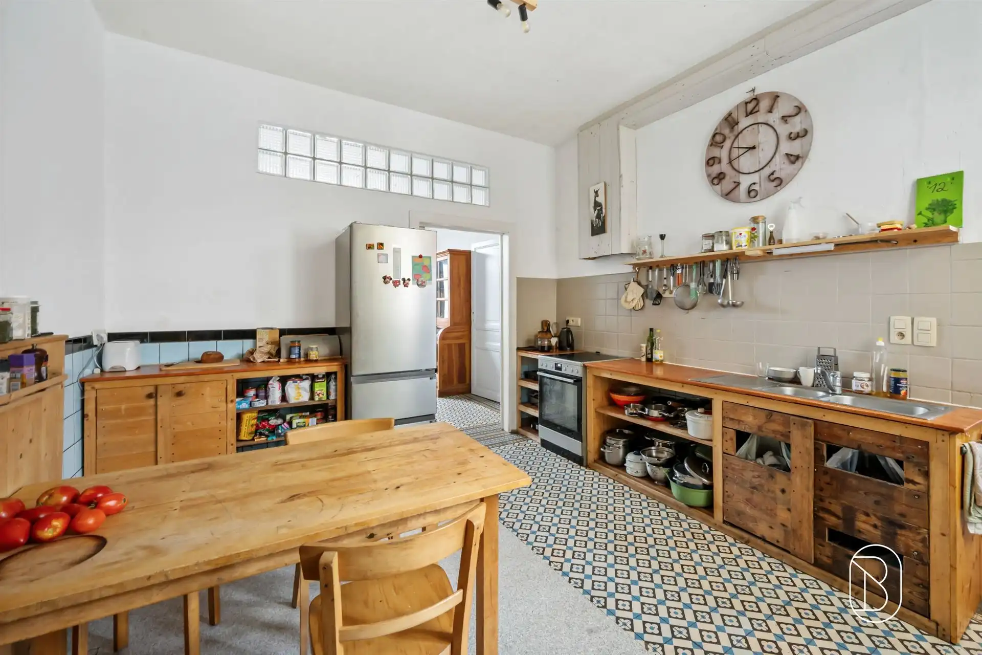 Grote woning met koer en 5 slk.  foto 2
