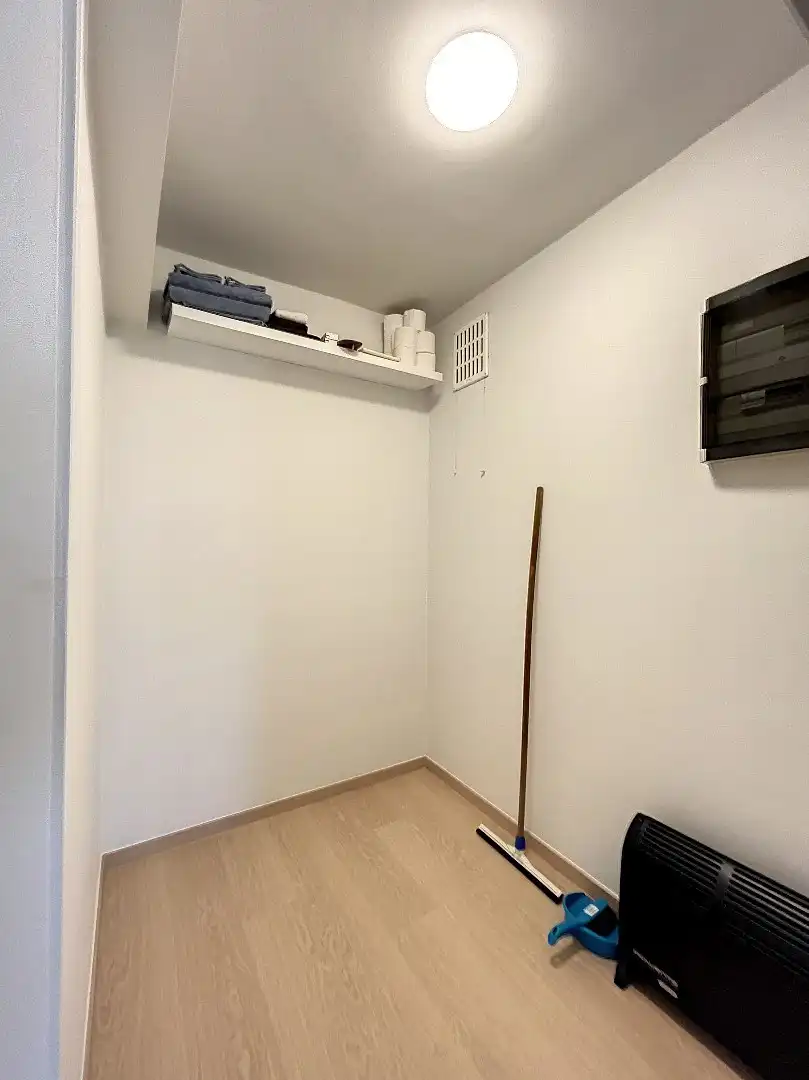 VERNIEUWDE STUDIO MET PANORAMISCH ZICHT foto 8