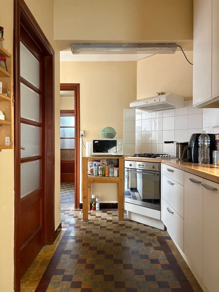 Te renoveren woning in een rustige buurt foto 4