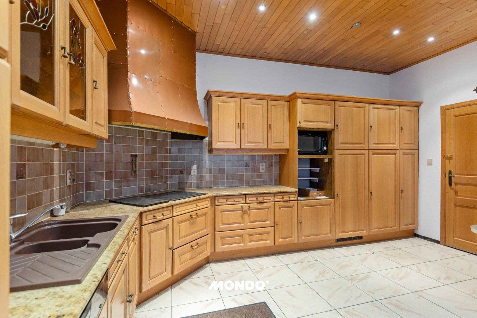 Veelzijdig handelspand met duplex in hartje Willebroek — uitstekende commerciële ligging. foto 7