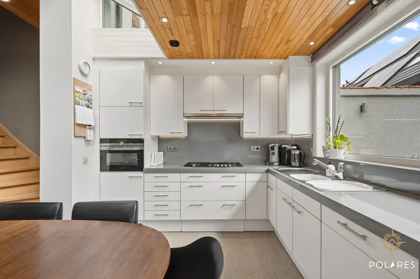 Ruime woning met 4 slaapkamers op toplocatie foto 11