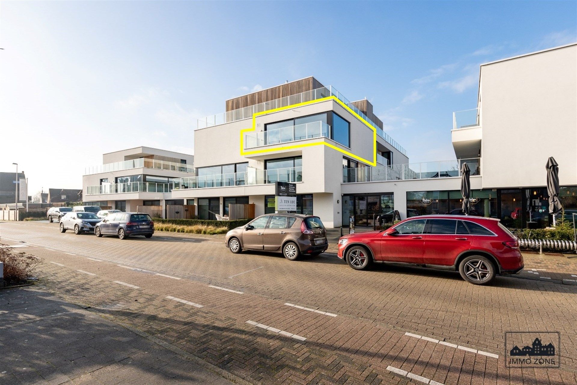 Luxueuze serviceflat op de tweede verdieping foto {{pictureIndex}}