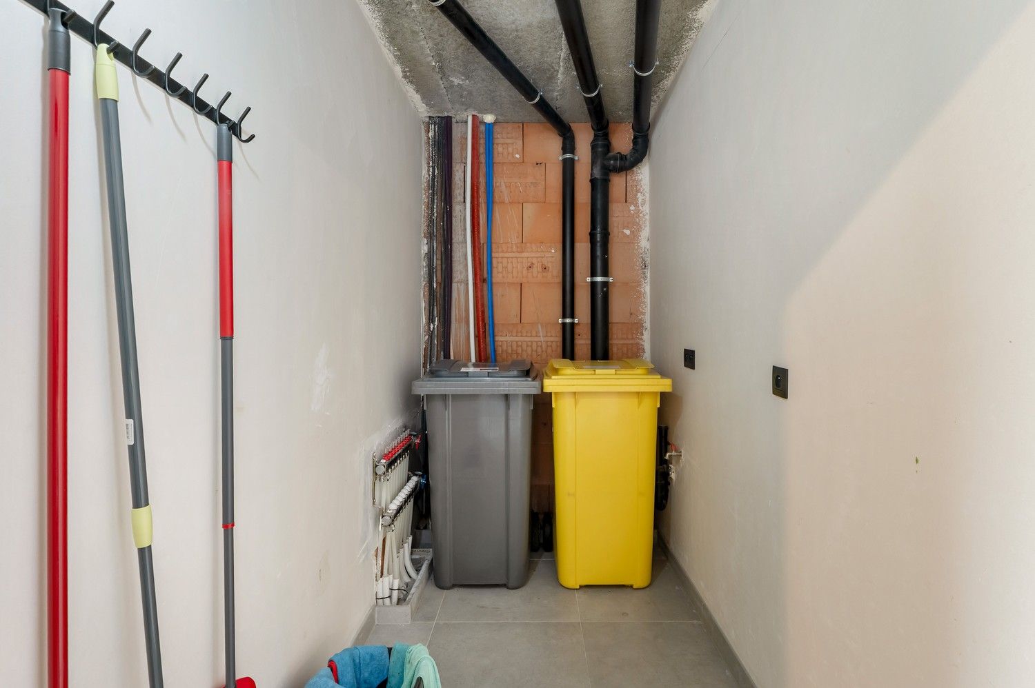 Nieuwe, energiezuinige open bebouwing in doodlopende straat. foto 12