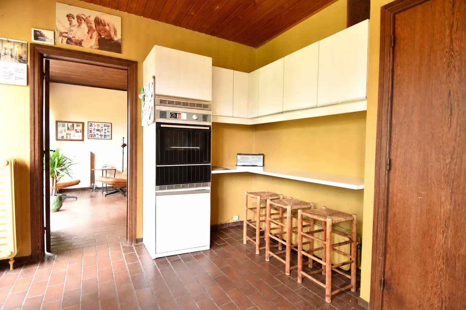 Te renoveren dokterswoning met 6 slaapkamers en praktijkruimte te koop in Wevelgem foto 7