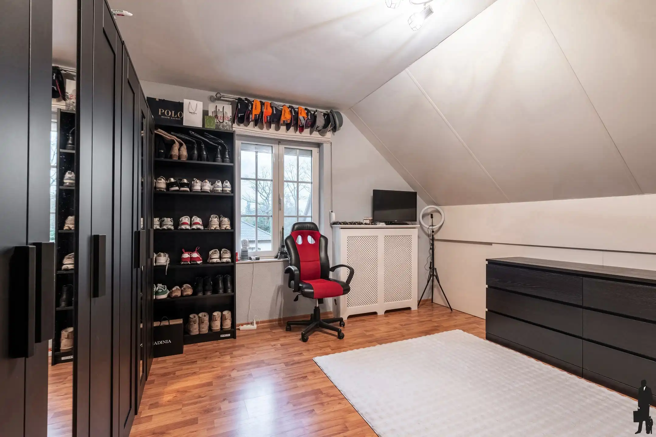 Unieke praktijkruimte met ruime villa, buitenzwembad in grensstreek foto 32