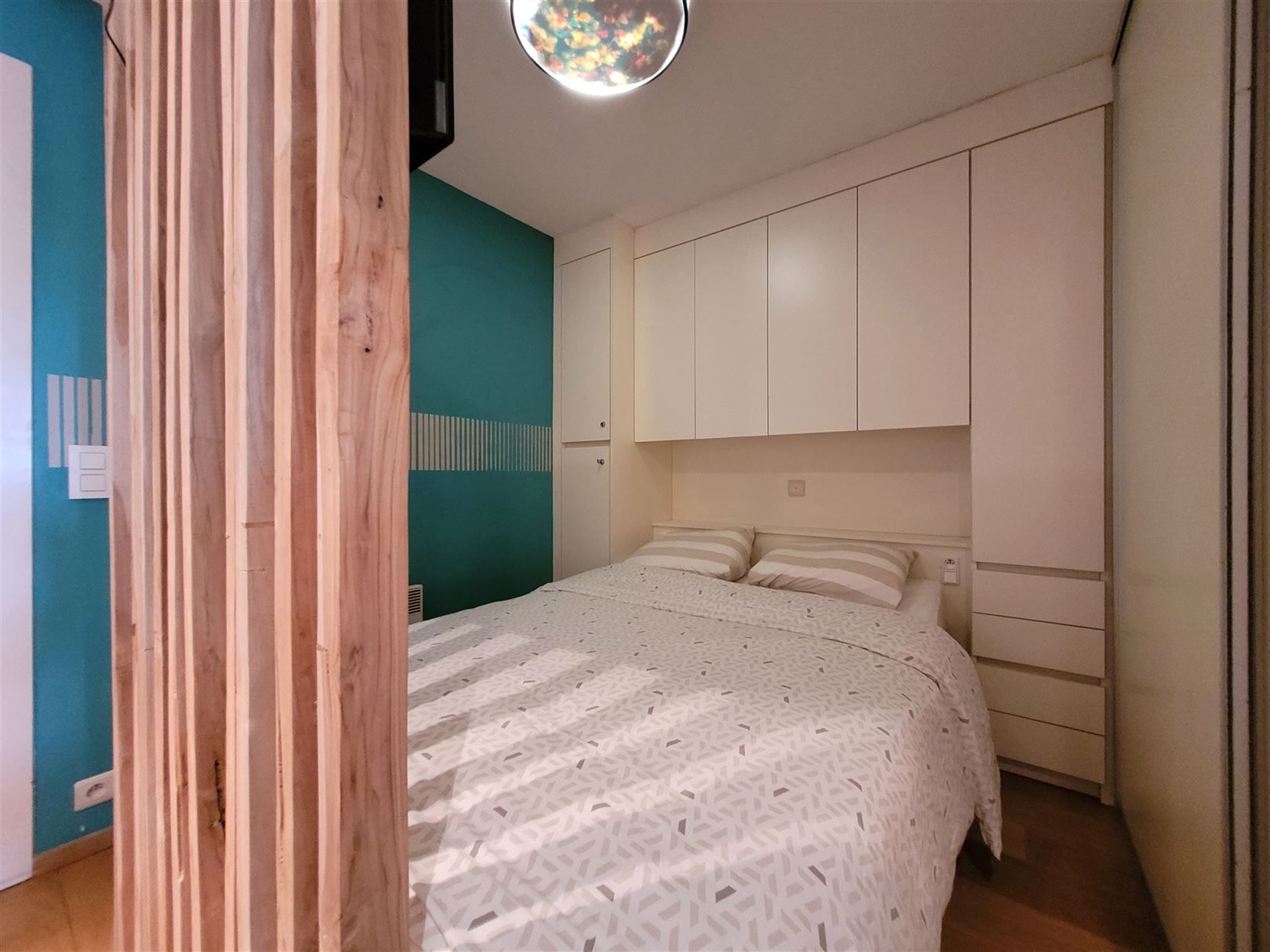 Gemeubelde studio met prachtig zicht op de zee en het casino foto 13