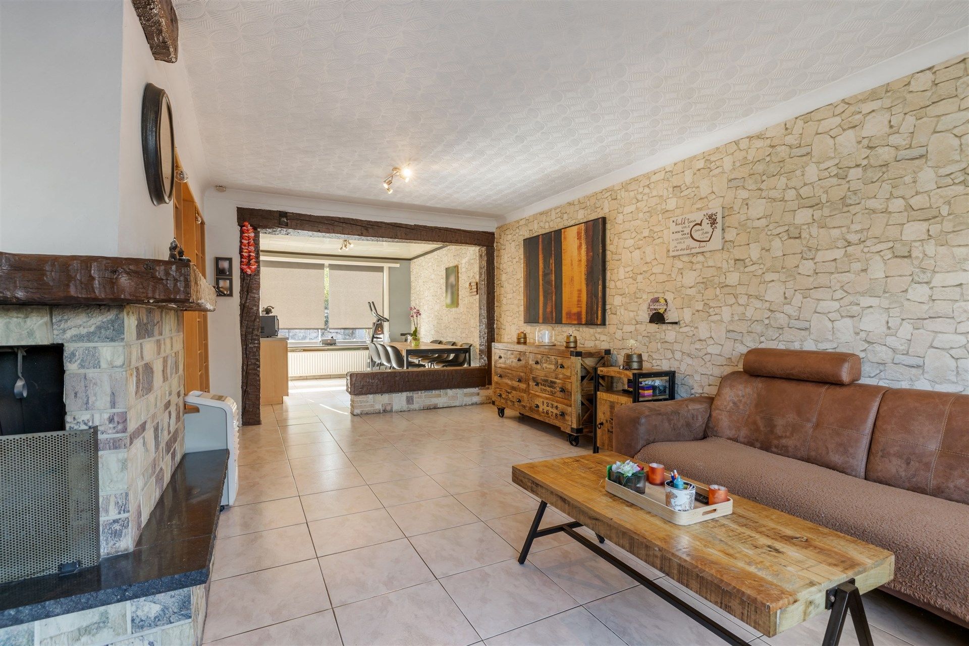 Instapklare gezinswoning met 3 slaapkamers en garage foto 4