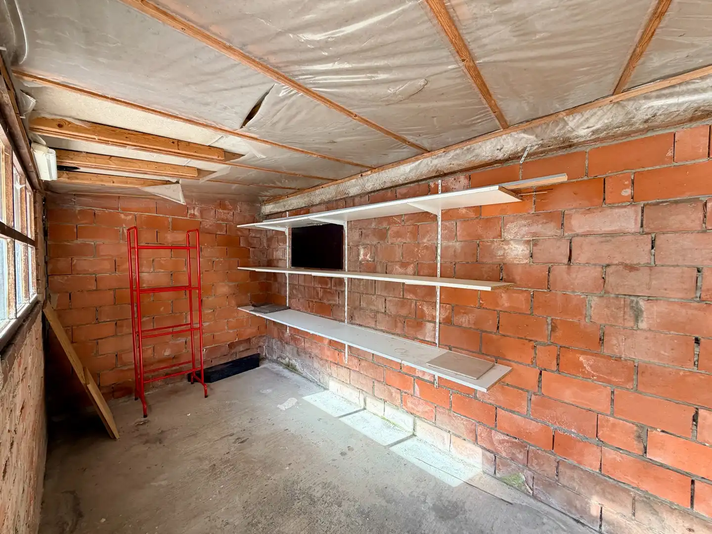 Recent opgefriste woning met 2 slaapkamers en tuin te Roeselare! foto 10