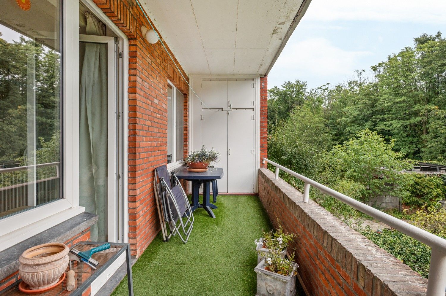Groot 2 slaapkamer appartement met terras in een doodlopende straat in het centrum van Wijnegem! foto 13
