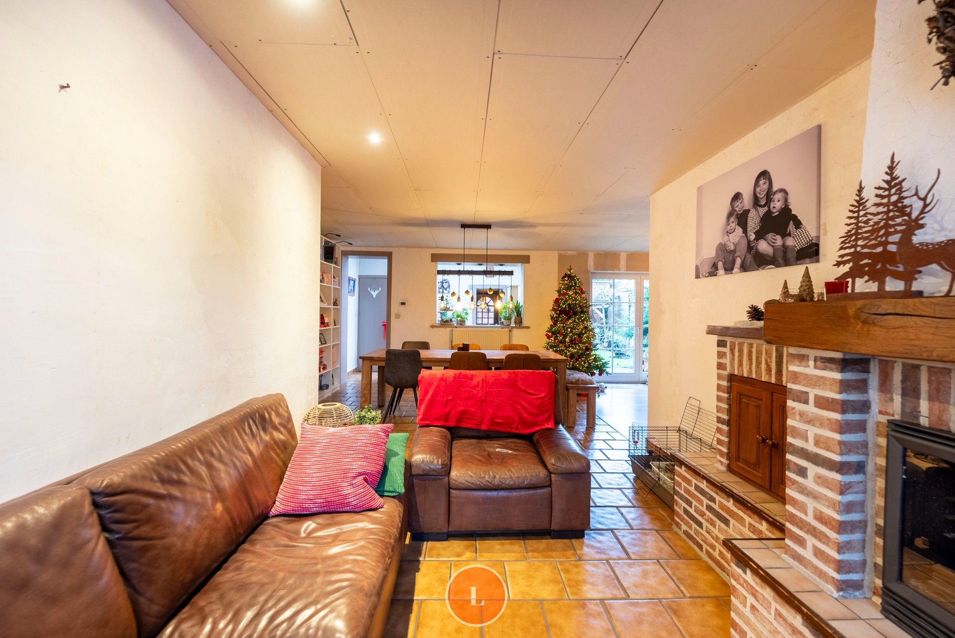 Ruime woning met meer dan 4 slaapkamers en garage foto 3