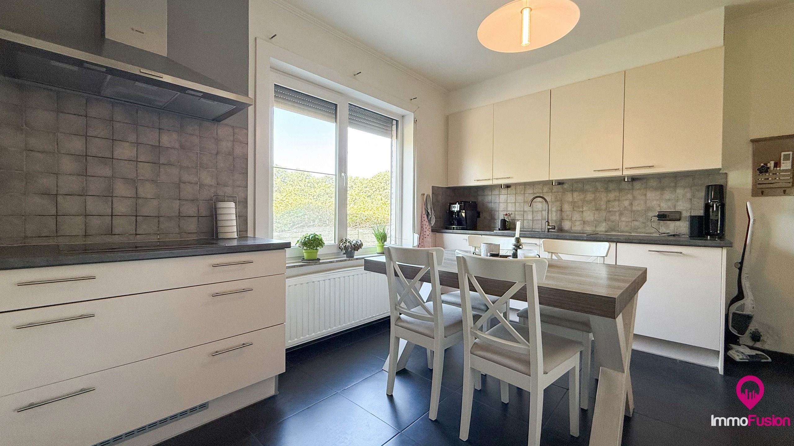 Praktische bungalowwoning met prachtige tuin en zwemvijver! foto 9