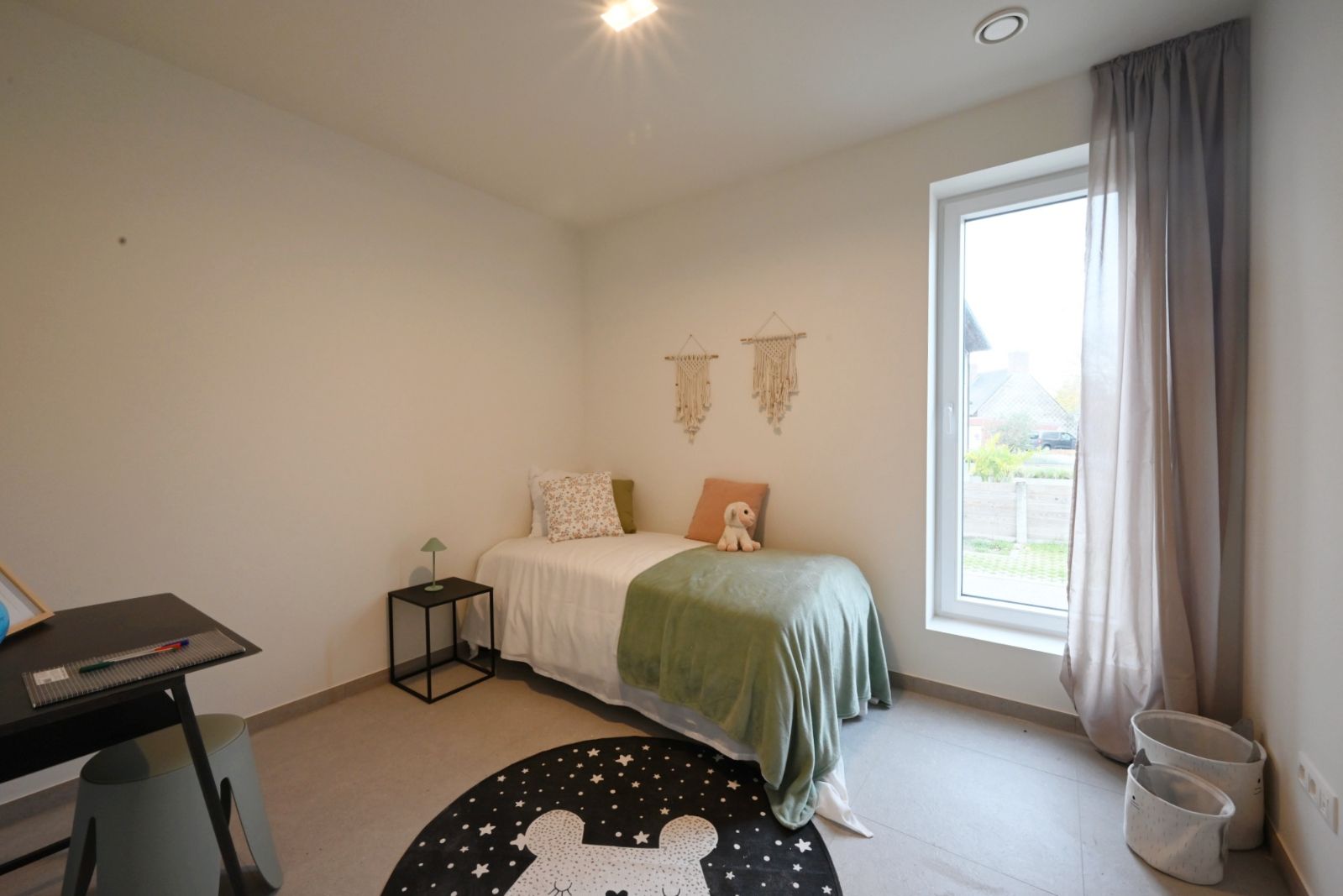 Nieuwbouwappartement met rijk beplante tuinzone en parktuin! foto 6