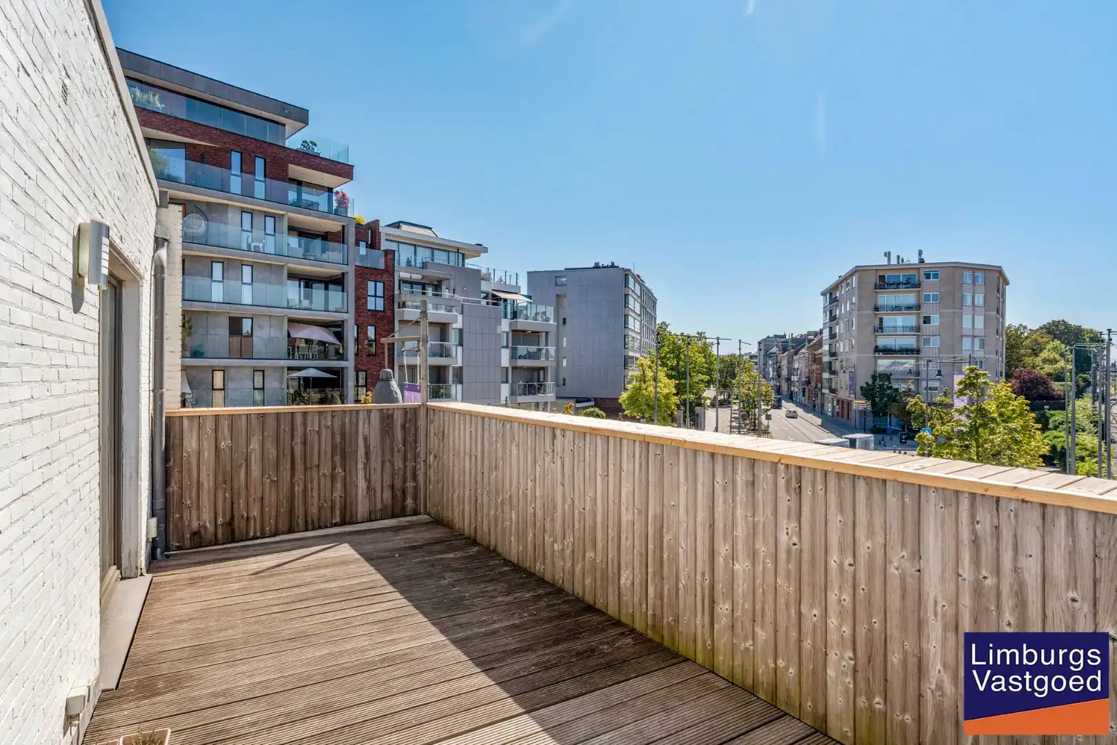 Ruim appartement (125m²) met 2 slpk en terras aan de kleine ring foto 9