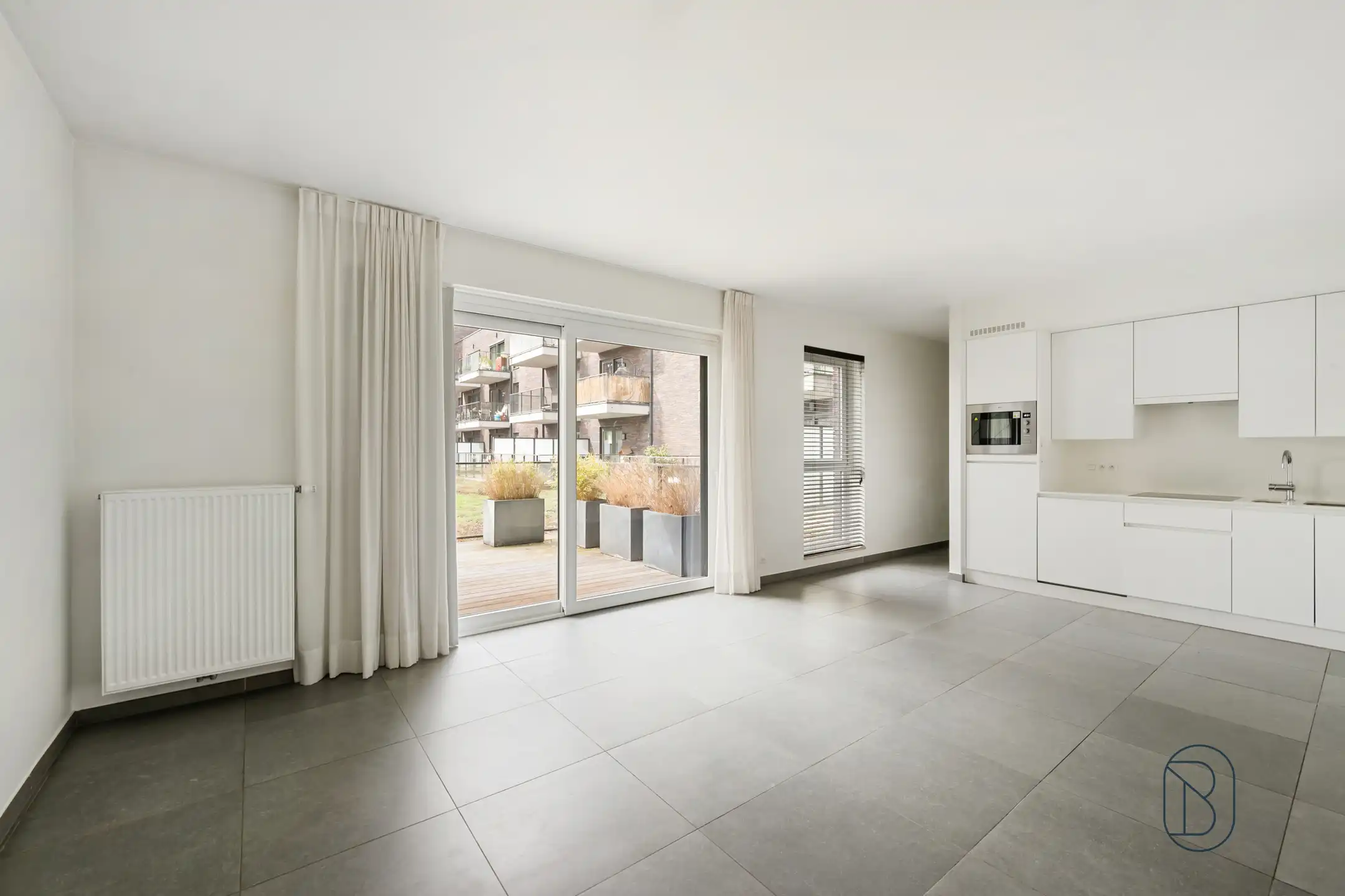 Recent instapklaar appartement met terras op De Munt in Roeselare! foto 7