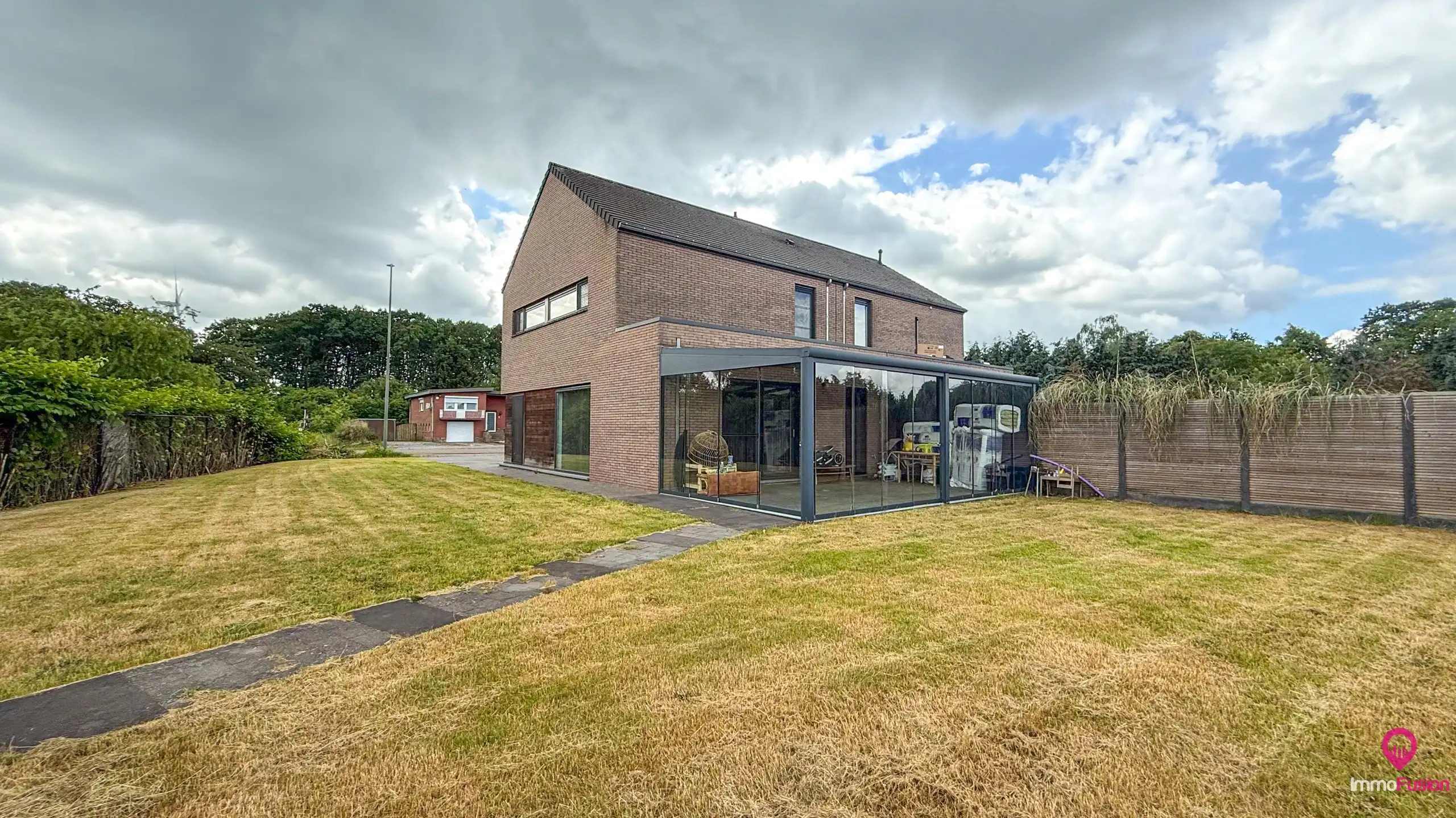 Recente halfopen woning met 3slpks, veranda en ruime tuin! foto 43