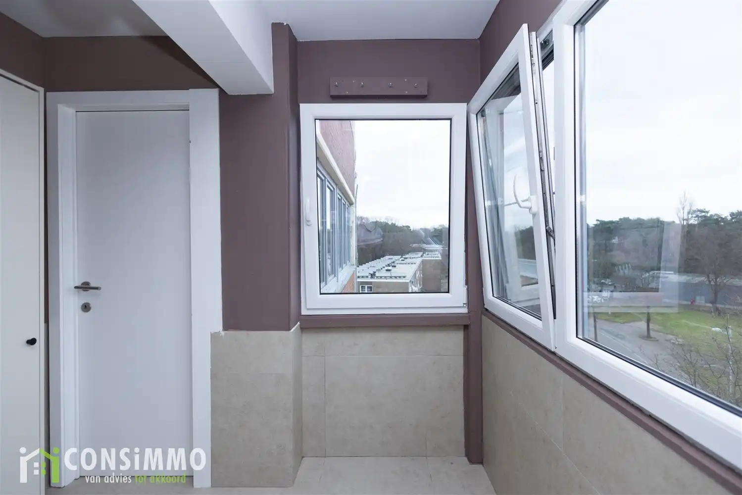 Instapklaar appartement met 3 slaapkamers en overdekt terras in Genk foto 15