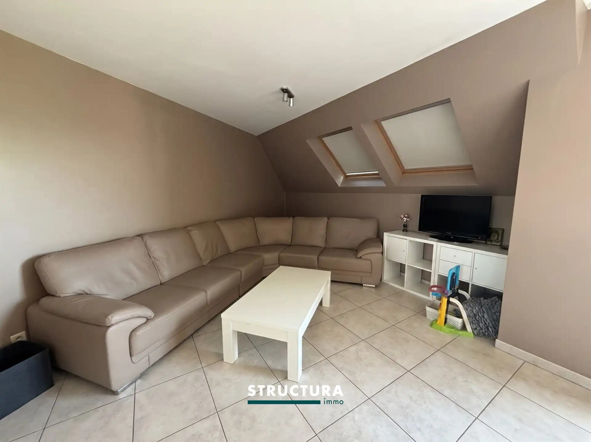 Appartement met 2 slaapkamers en garage foto 2