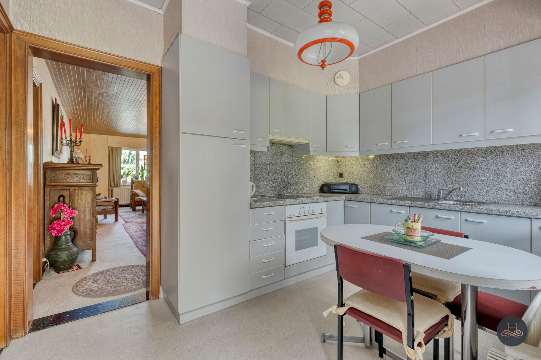 Charmante te renoveren open woning met enorme tuin en bos foto 11