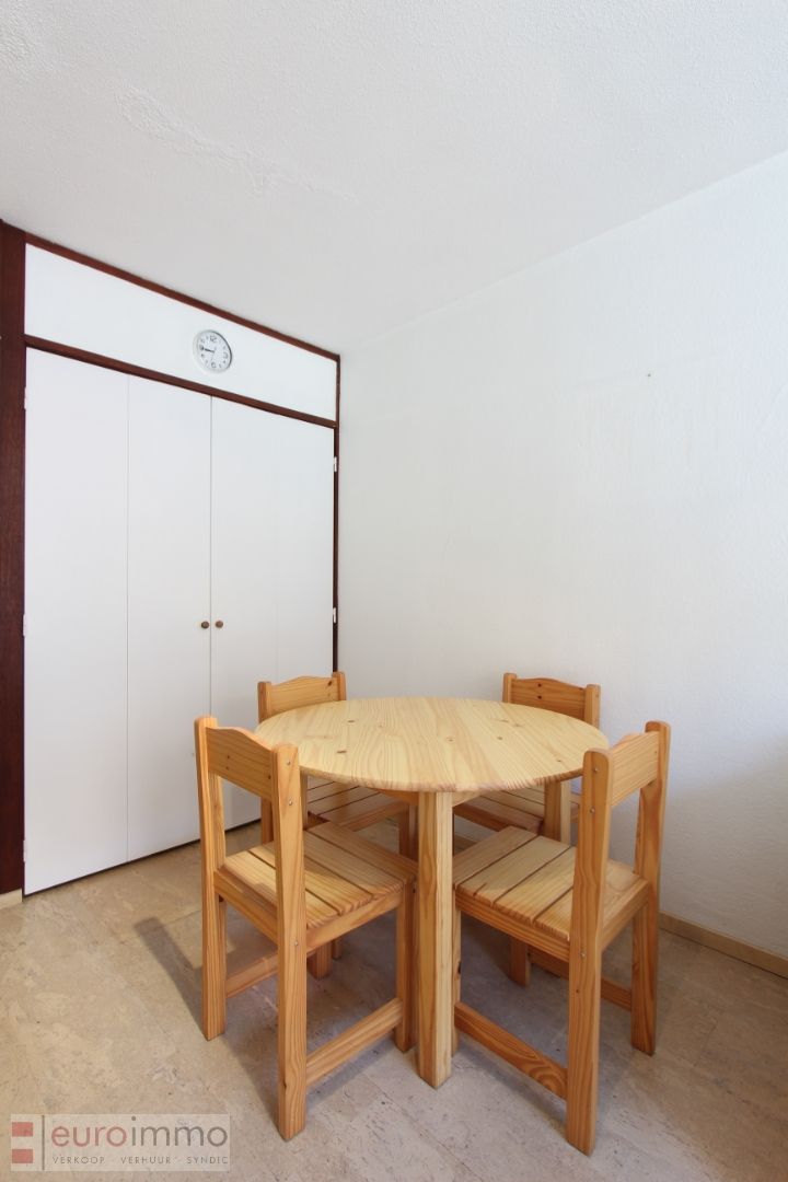 Studio met centrale ligging in Nieuwpoort Bad. Voor de renoveerders onder jullie. foto 5