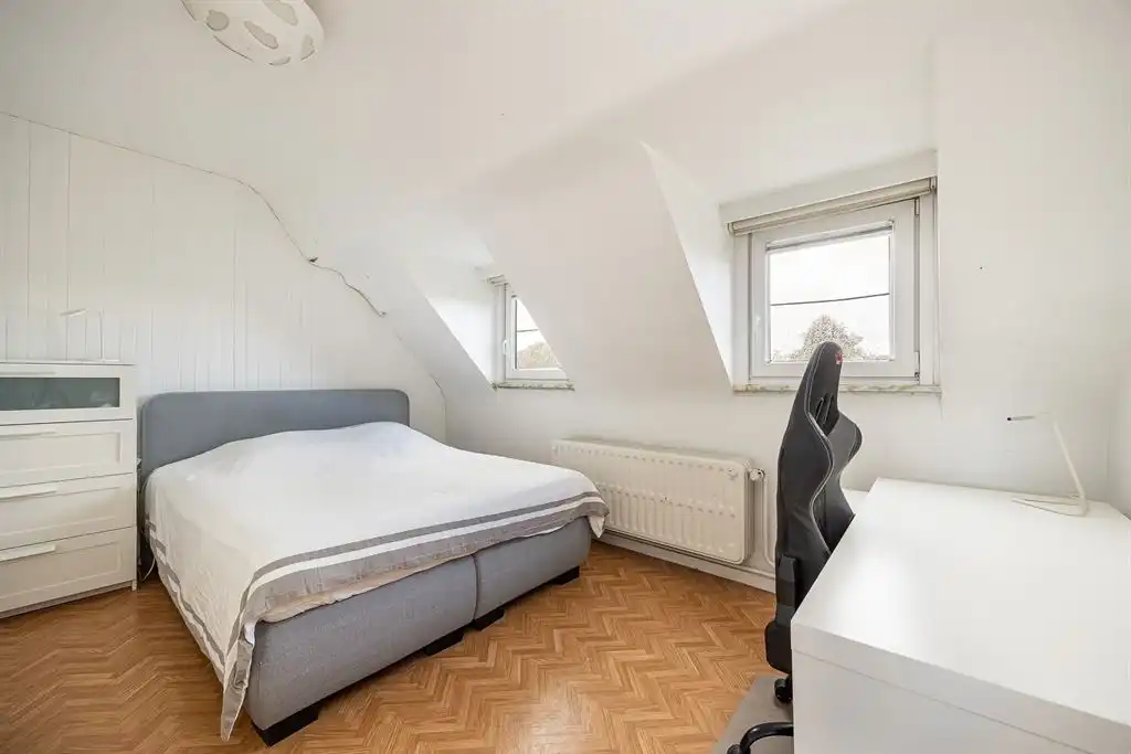 Instapklare villa met 4 à 5 slpk, tuin en EPC B  foto 17