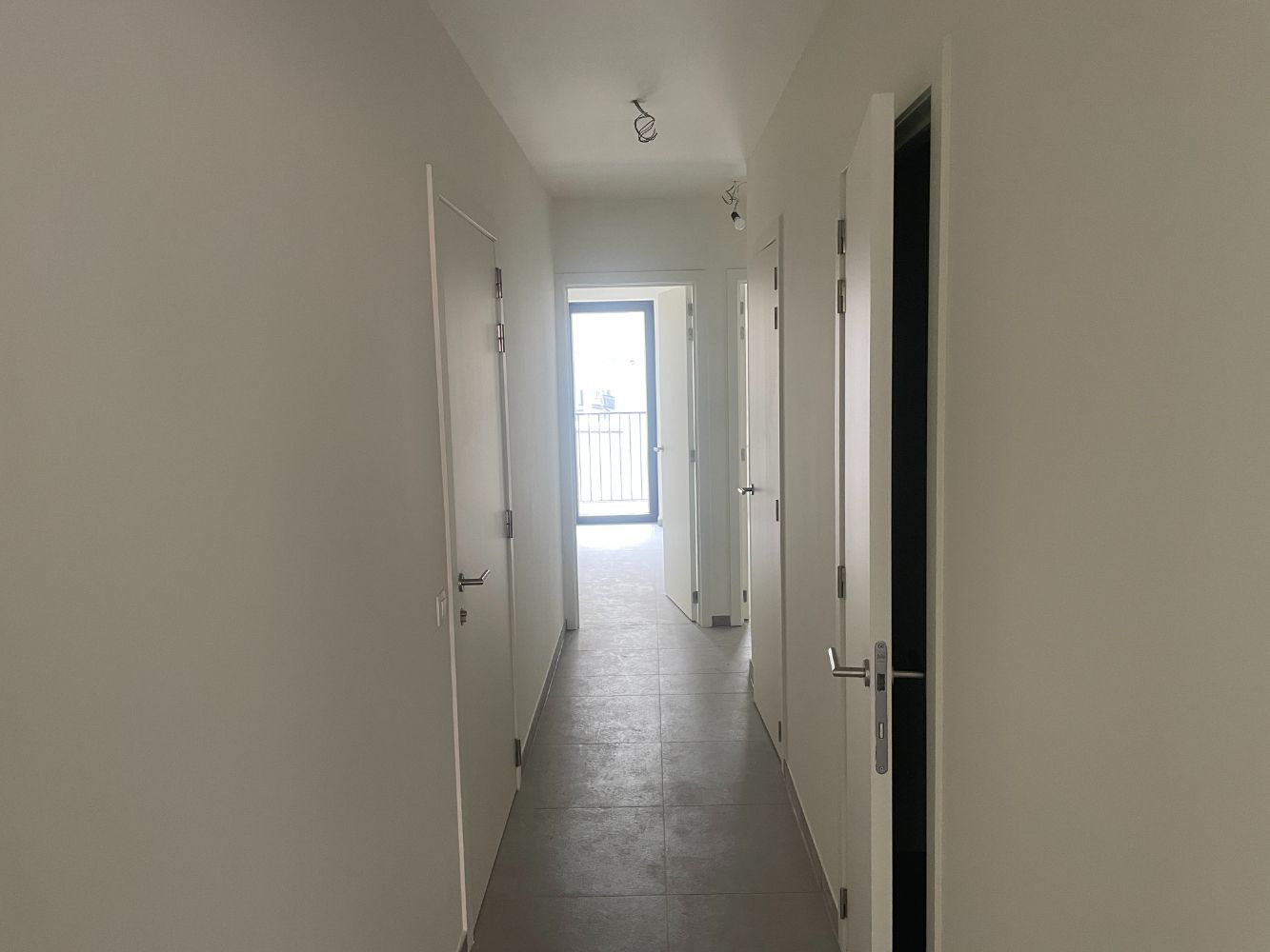 2-slaapkamer appartement TE HUUR in nieuwbouw residentie Evelyne te Oostende foto 5
