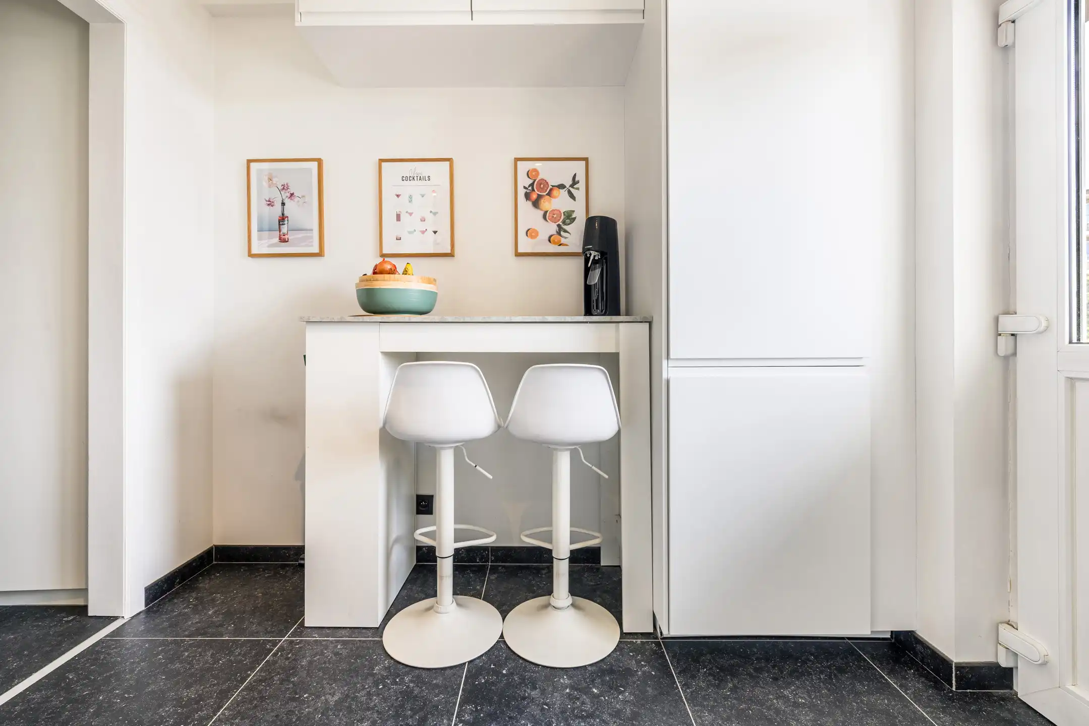 Mooi appartement met 2 slaapkamers, terras en kelder foto 8