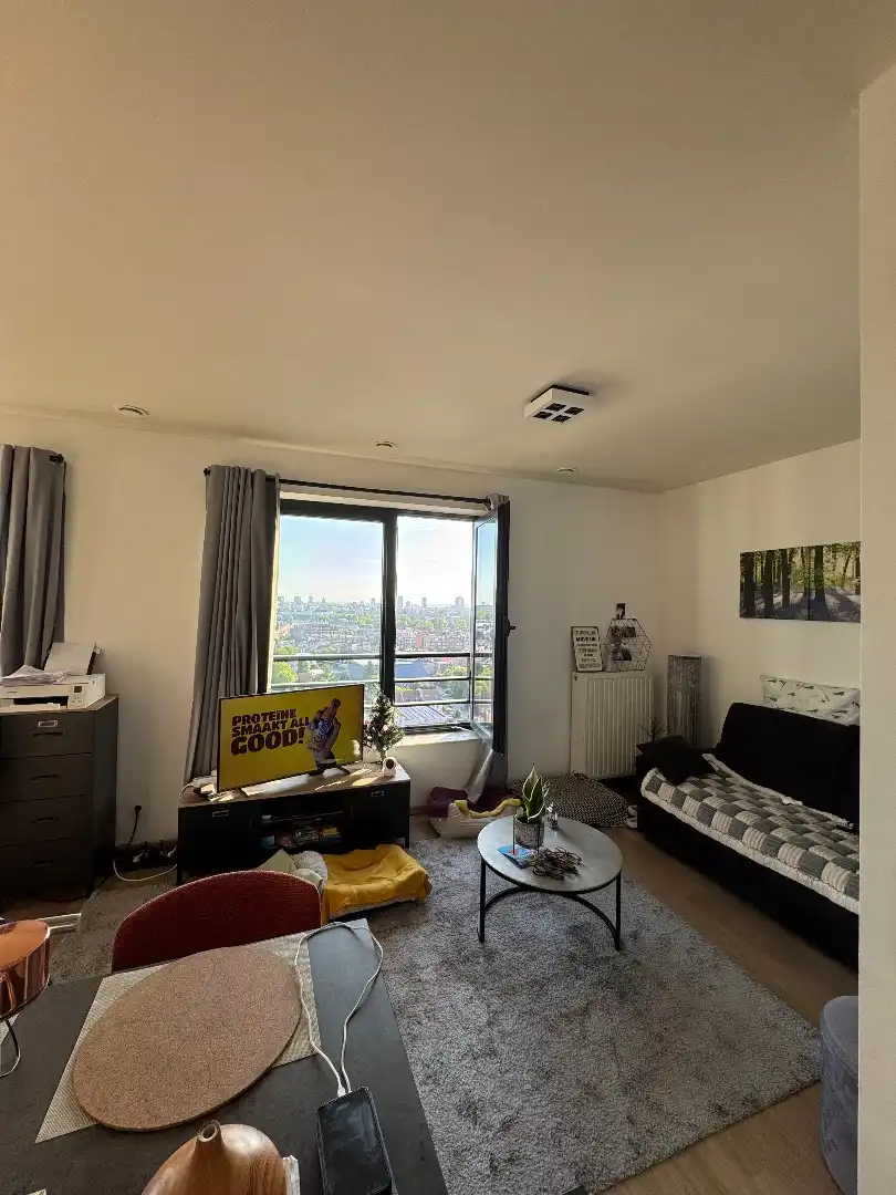 studio op 15e verd. met kelder en parkeerplaats foto 5