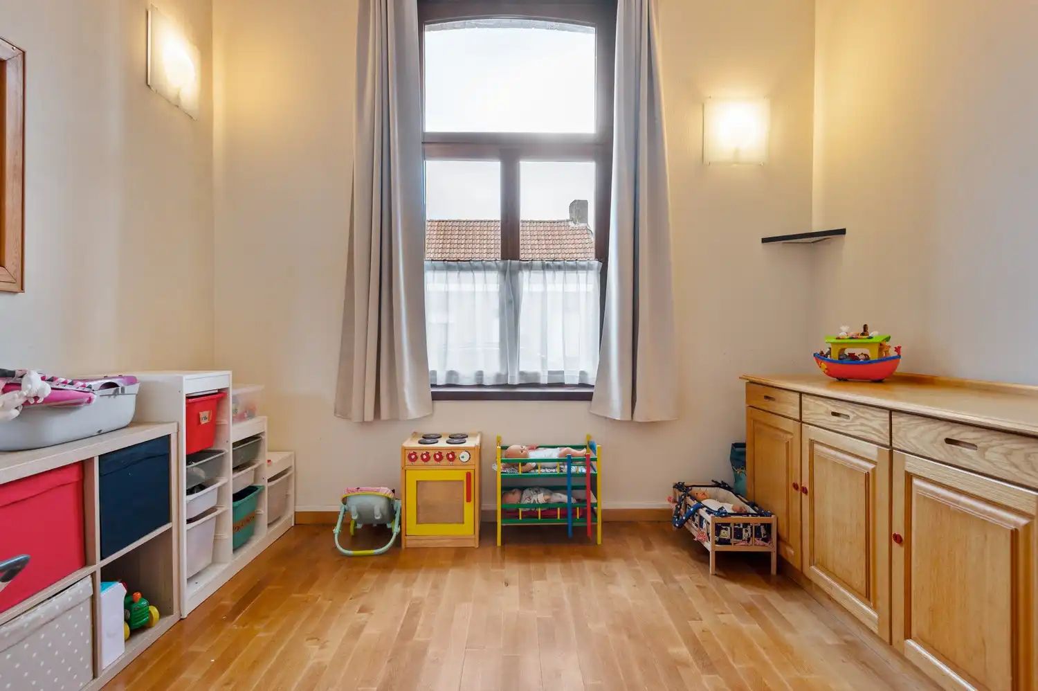 Super gezellige woning met prachtige ruime tuin en 3 slaapkamers te Hoevenen! foto 4