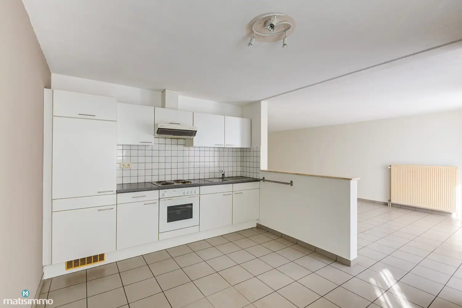 APPARTEMENT MET TWEE SLAAPKAMERS EN GARAGE IN HET CENTRUM VAN HOESELT foto 6