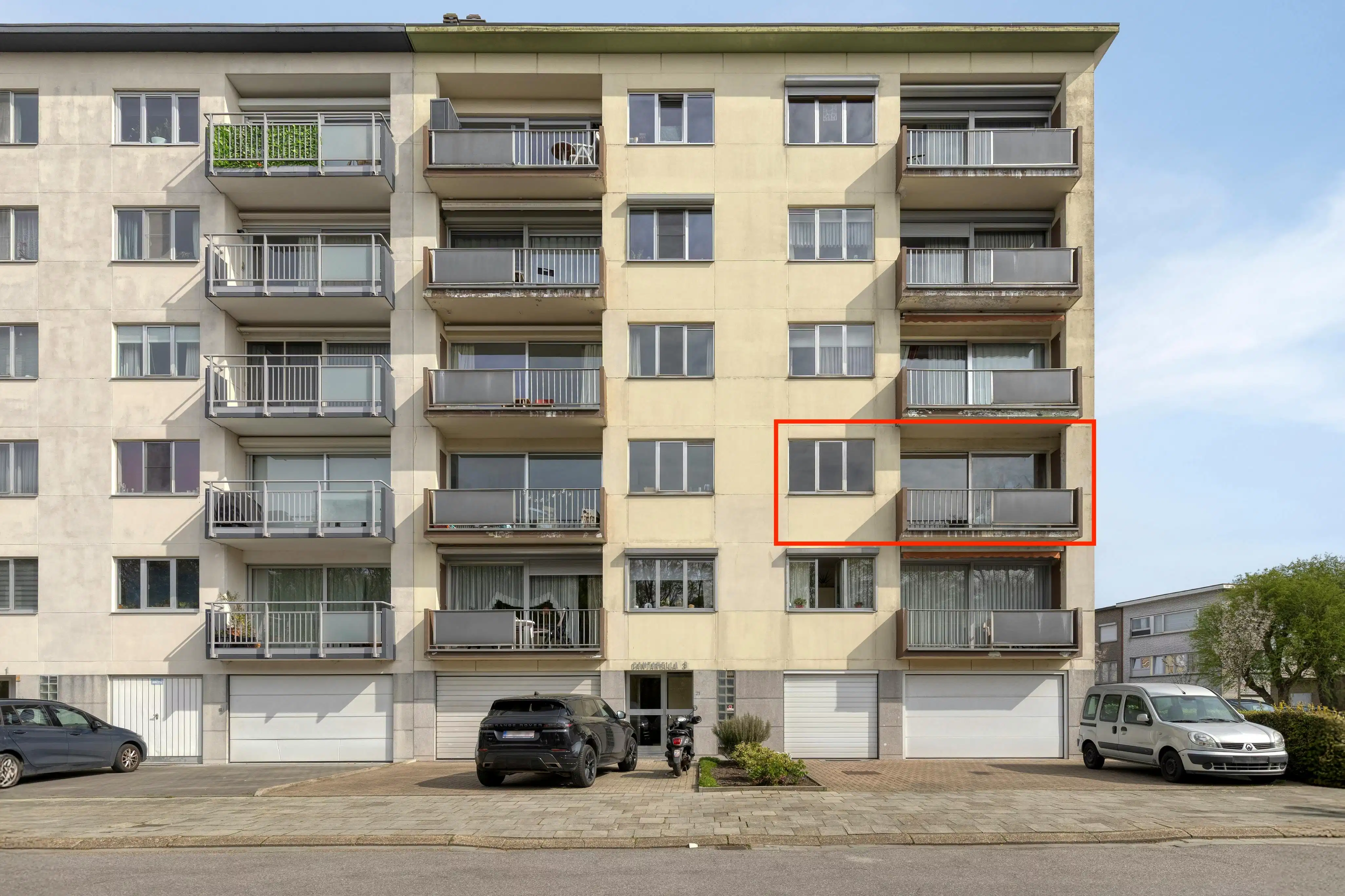 Appartement met 3 slaapkamers en parking te koop in Merksem! foto 18