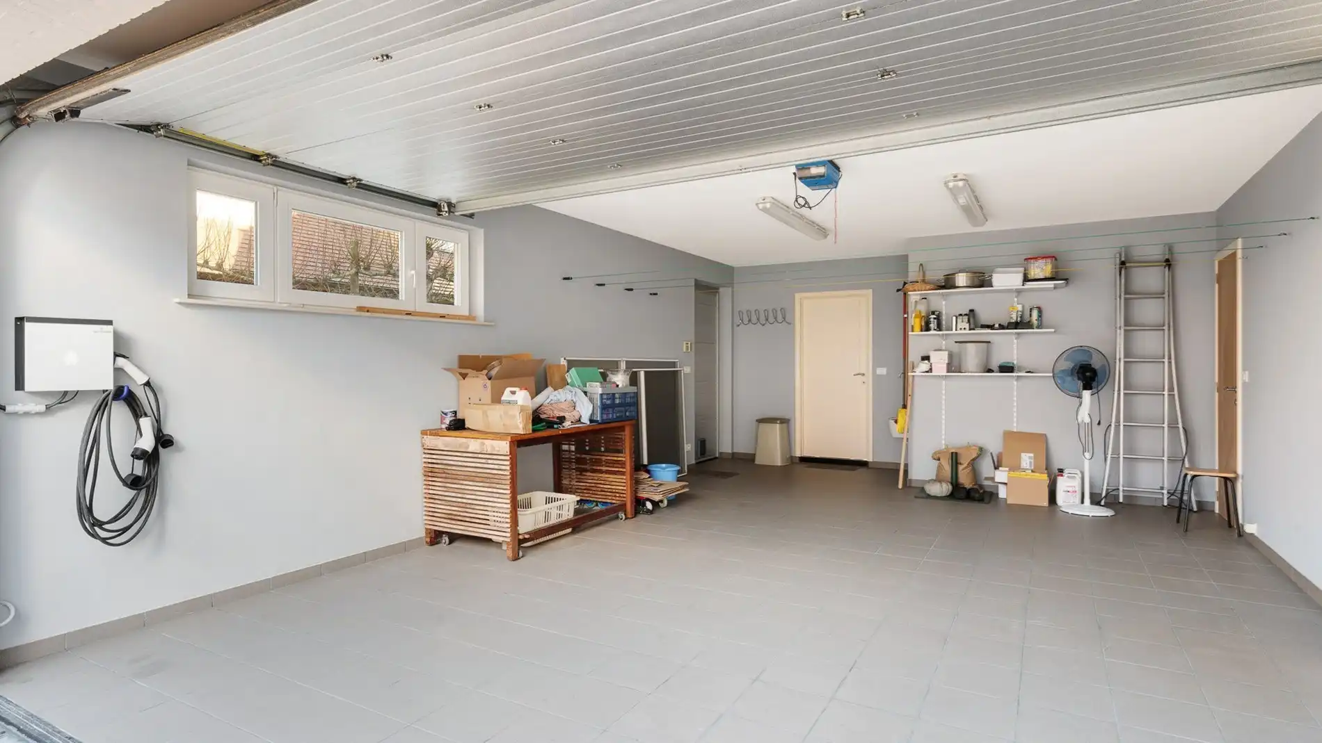 Rustig gelegen villa met open zichten op 1362 m² grond foto 17